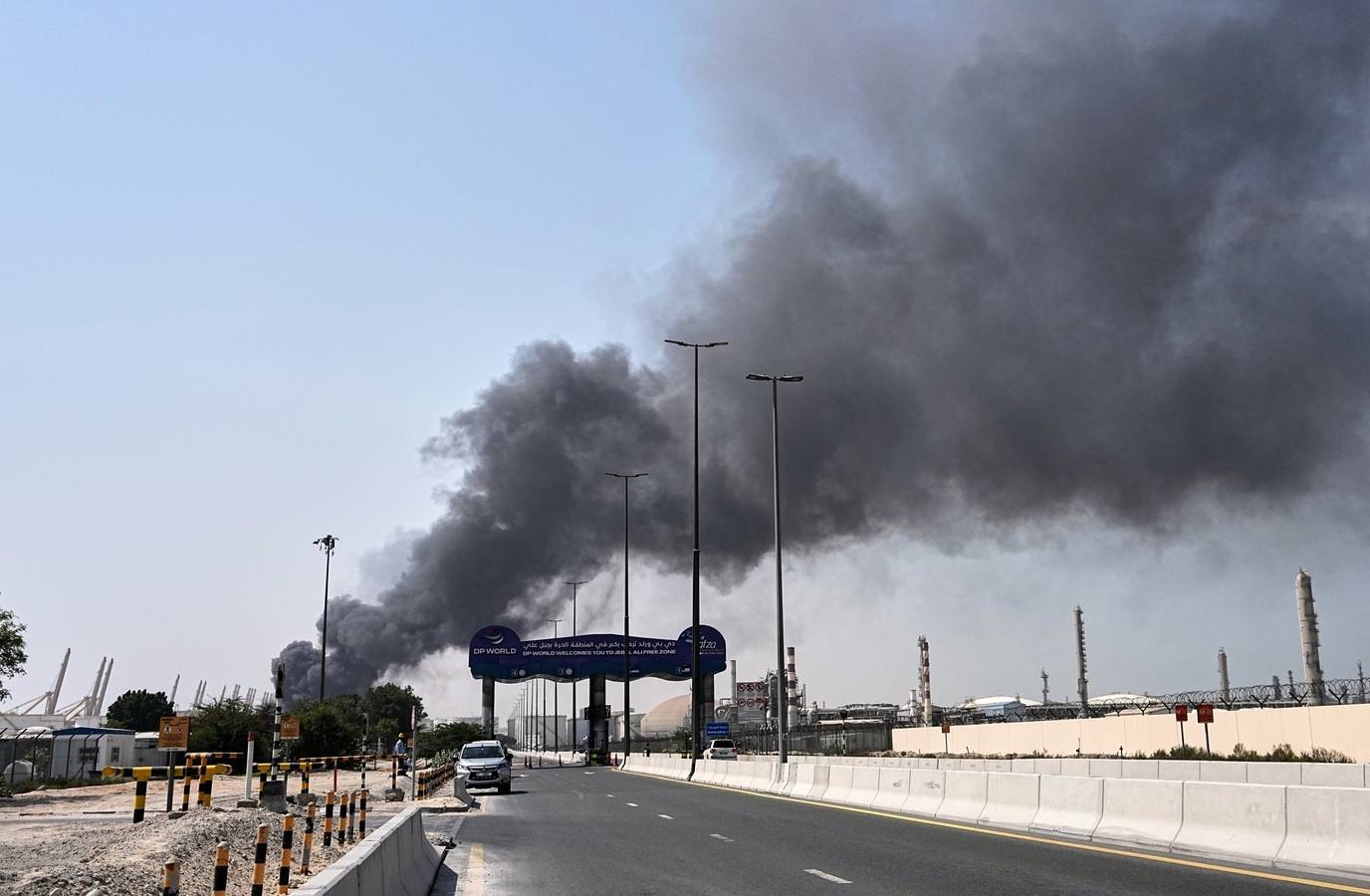 Gulf Stocks Plummet Amid Iran-US-Israel Tensions