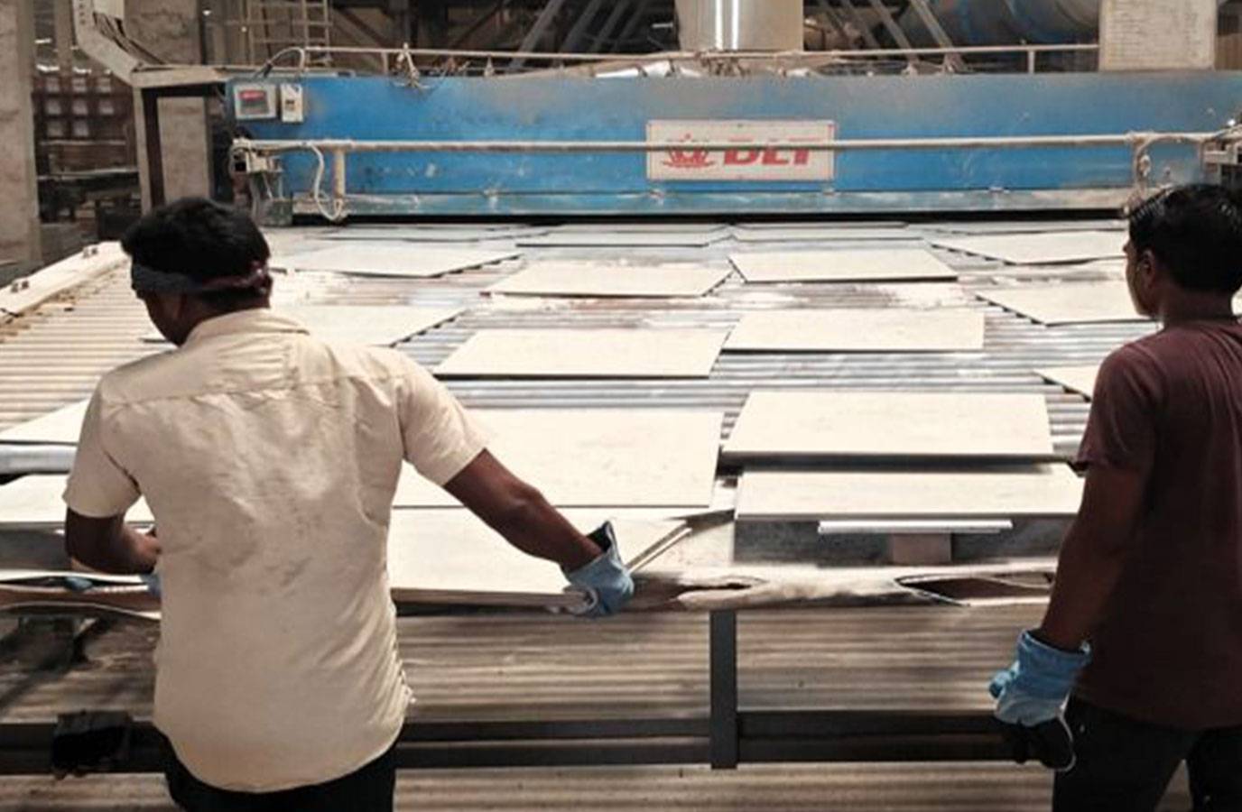 Gas Crisis Looms Over India's Ceramic Hub as Iran War Escalates