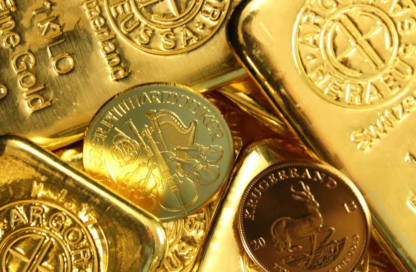 Gold Prices Poised for Long-Term Rise, Says Billionaire Tycoon