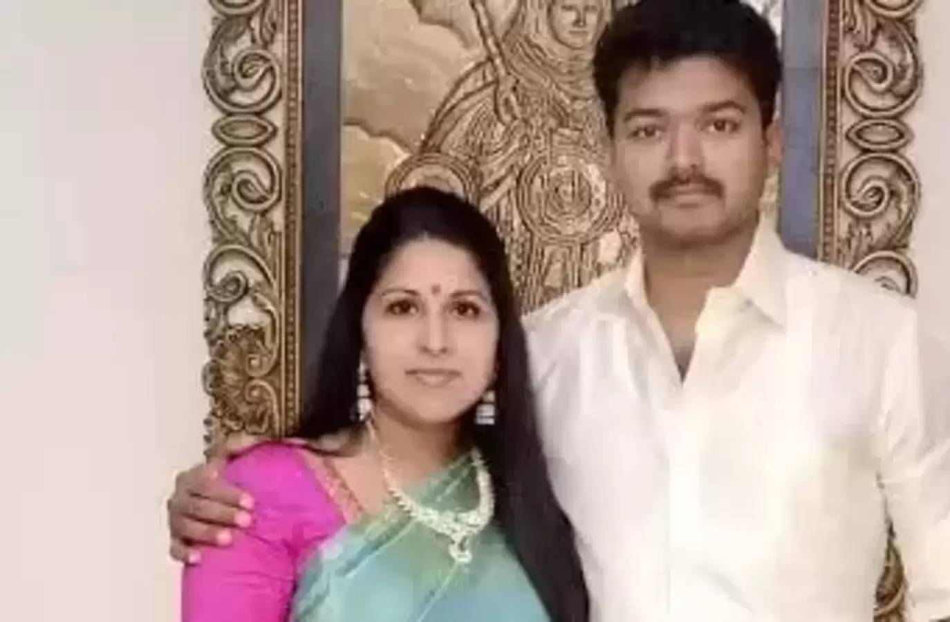 Vijay's Wife Seeks Separation, Interim Residence Amid Viral Pics with Trisha
