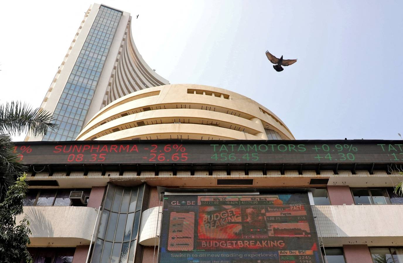 India's Stock Market Plunges ₹25 Lakh Crore in Investor Wealth Amid Iran War