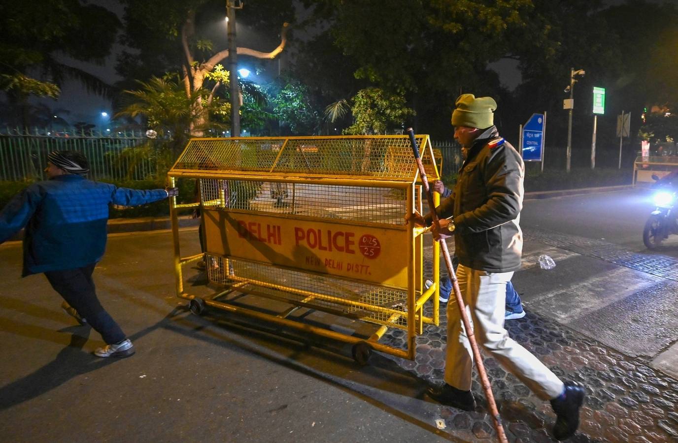 Delhi Woman Assaulted Near Saket Court, Probe Underway