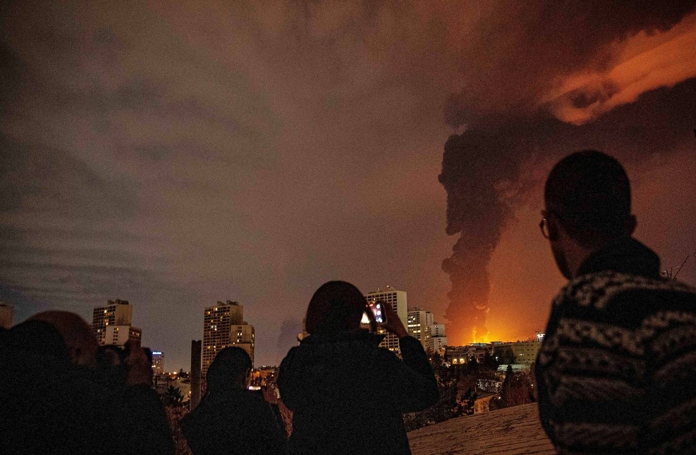 US Left Stunned by Israeli Strikes on Tehran, Fears 'Apocalyptic' Fallout