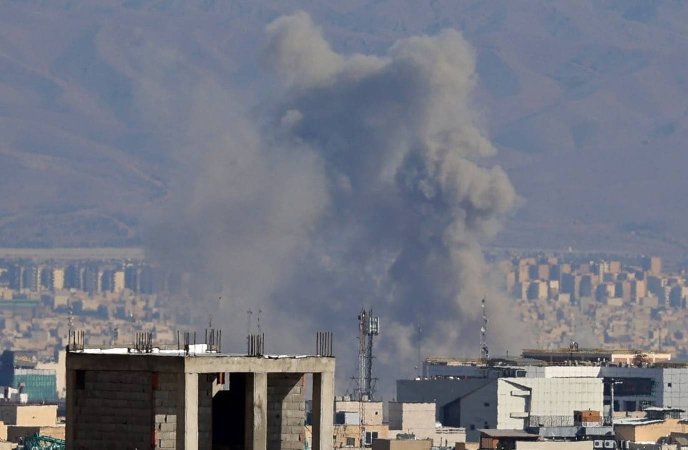 US and Israeli Air Campaign Faces Hurdles in Toppling Iran's Regime
