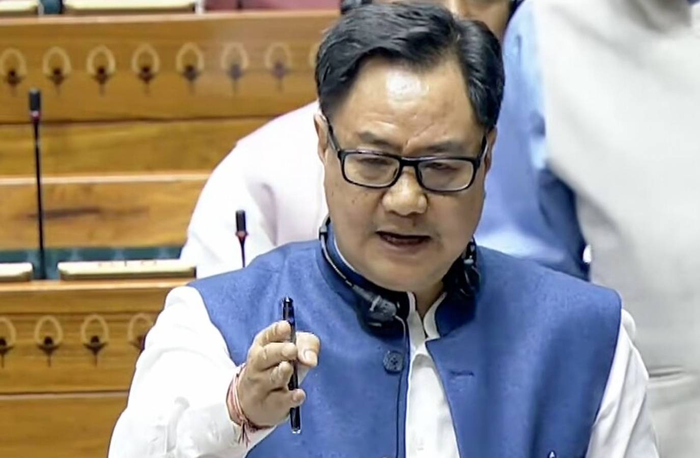 Rijiju Slams Rahul, Congress Moves No-Confidence Motion Against Lok Sabha Speaker