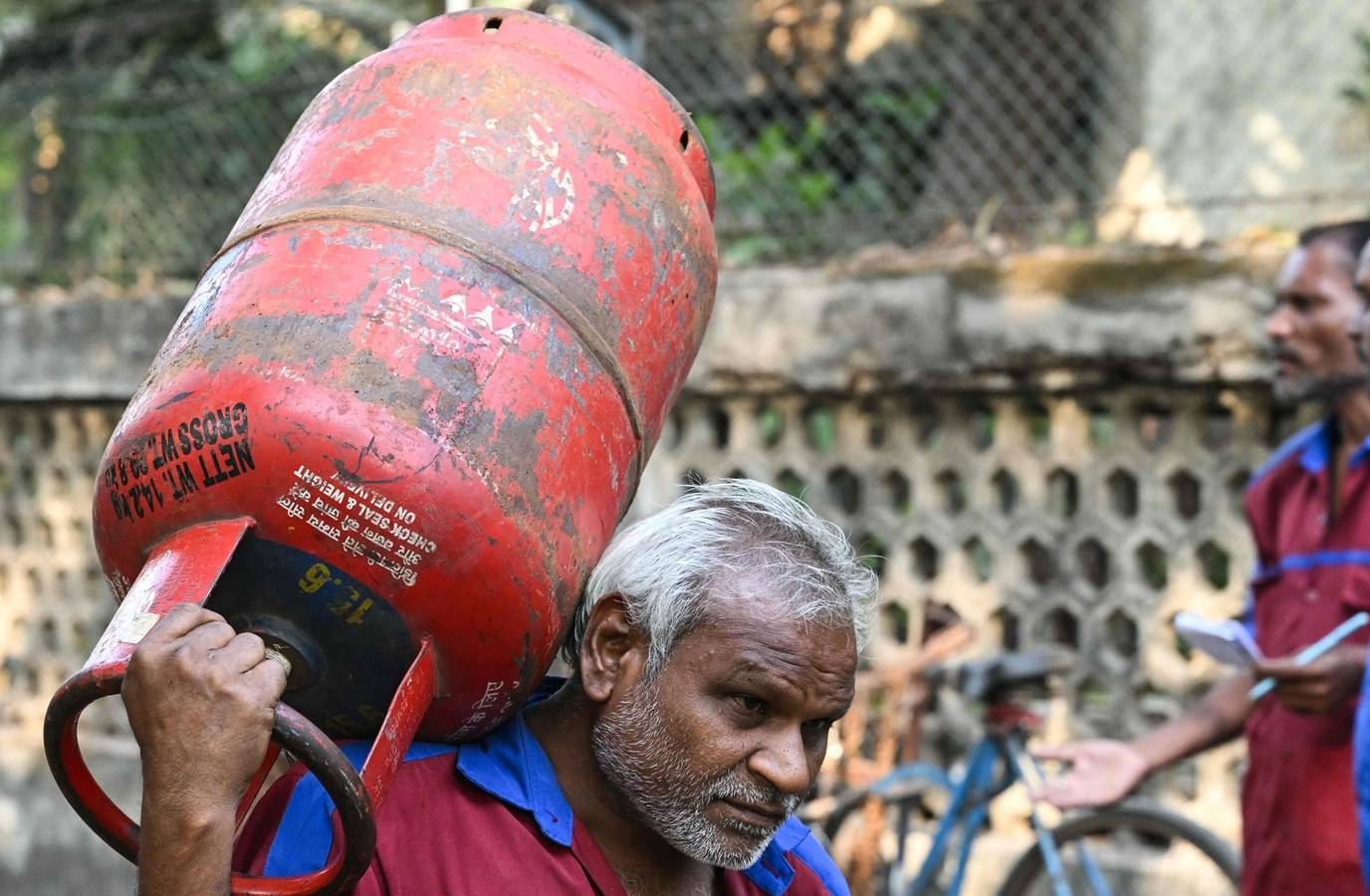 India Ensures Uninterrupted LPG Supply Amid Global Fuel Crisis