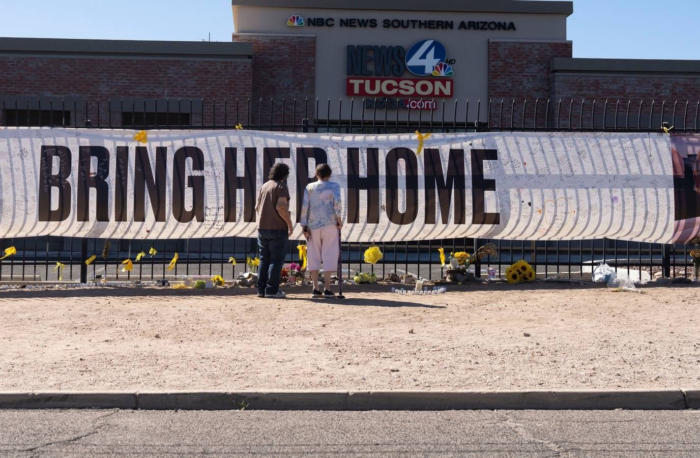 Sighting of 'Strange Man' in Neighborhood Before Nancy Guthrie's Disappearance Raises Eyebrows