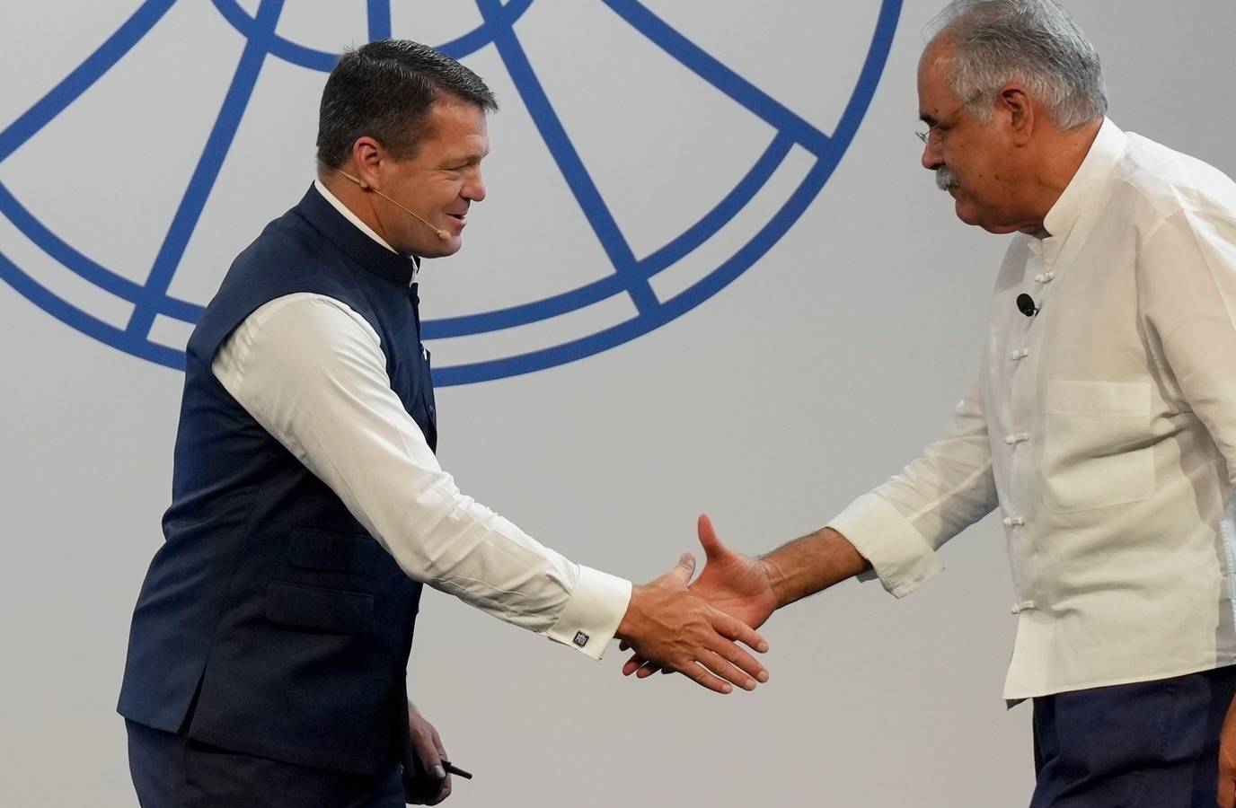 IndiGo Shares Soar as Rahul Bhatia Takes Charge After CEO's Abrupt Exit