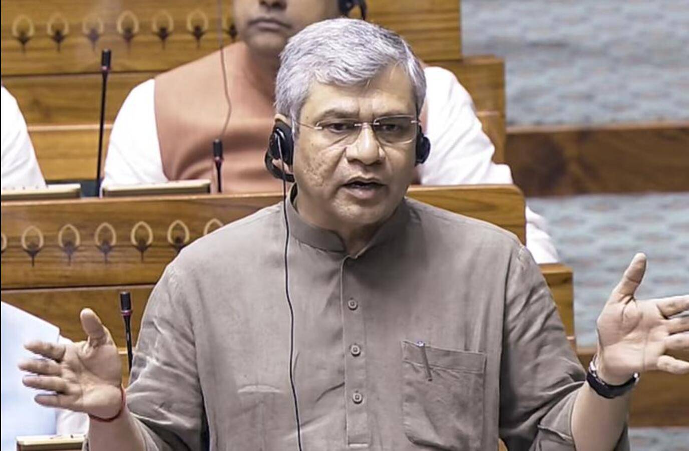 India Prioritizes Online Safety, Mulls AI and Social Media Curbs