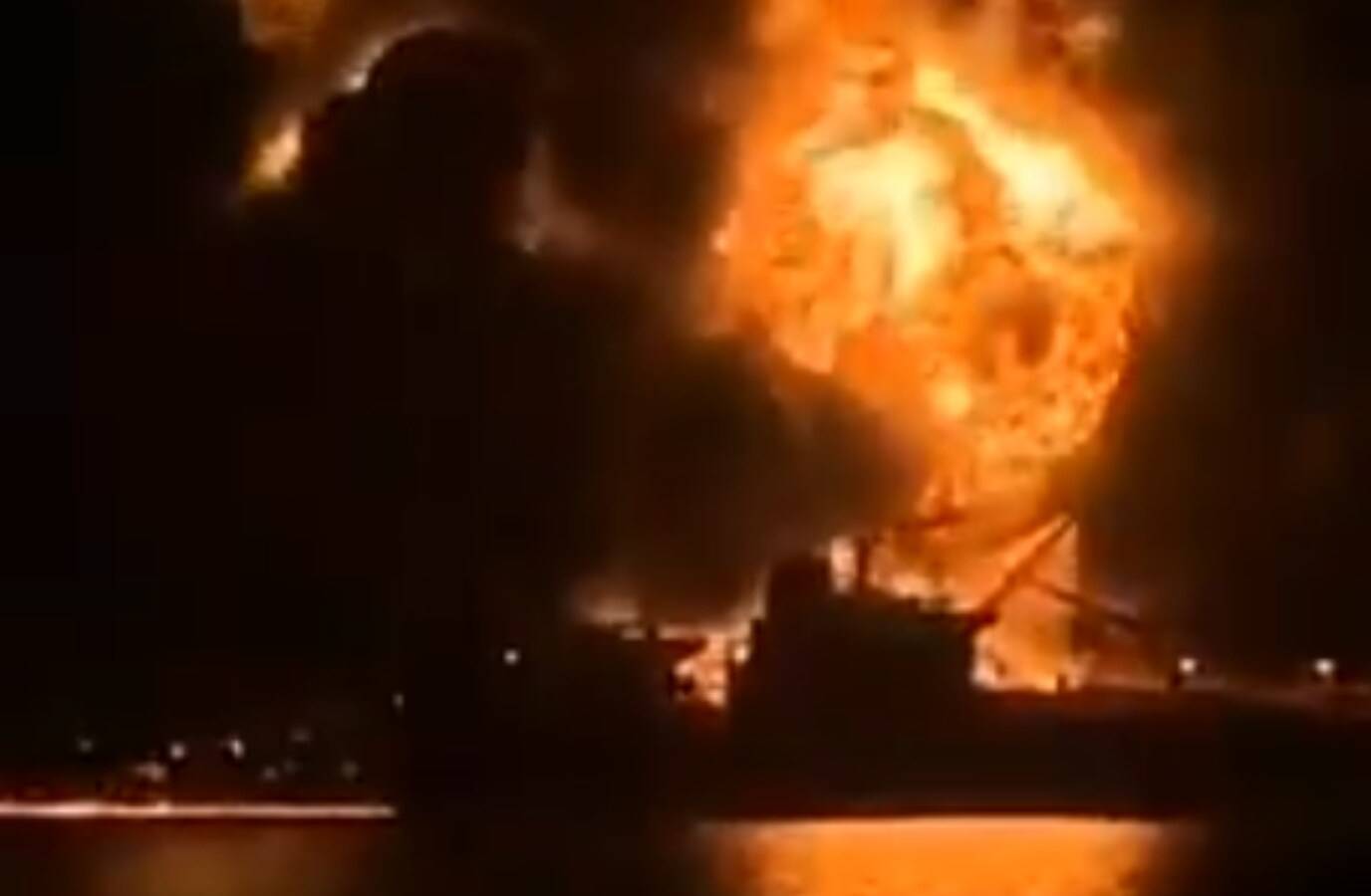 Oil Tanker Catches Fire in Persian Gulf Amid Rising Iran-US Tensions