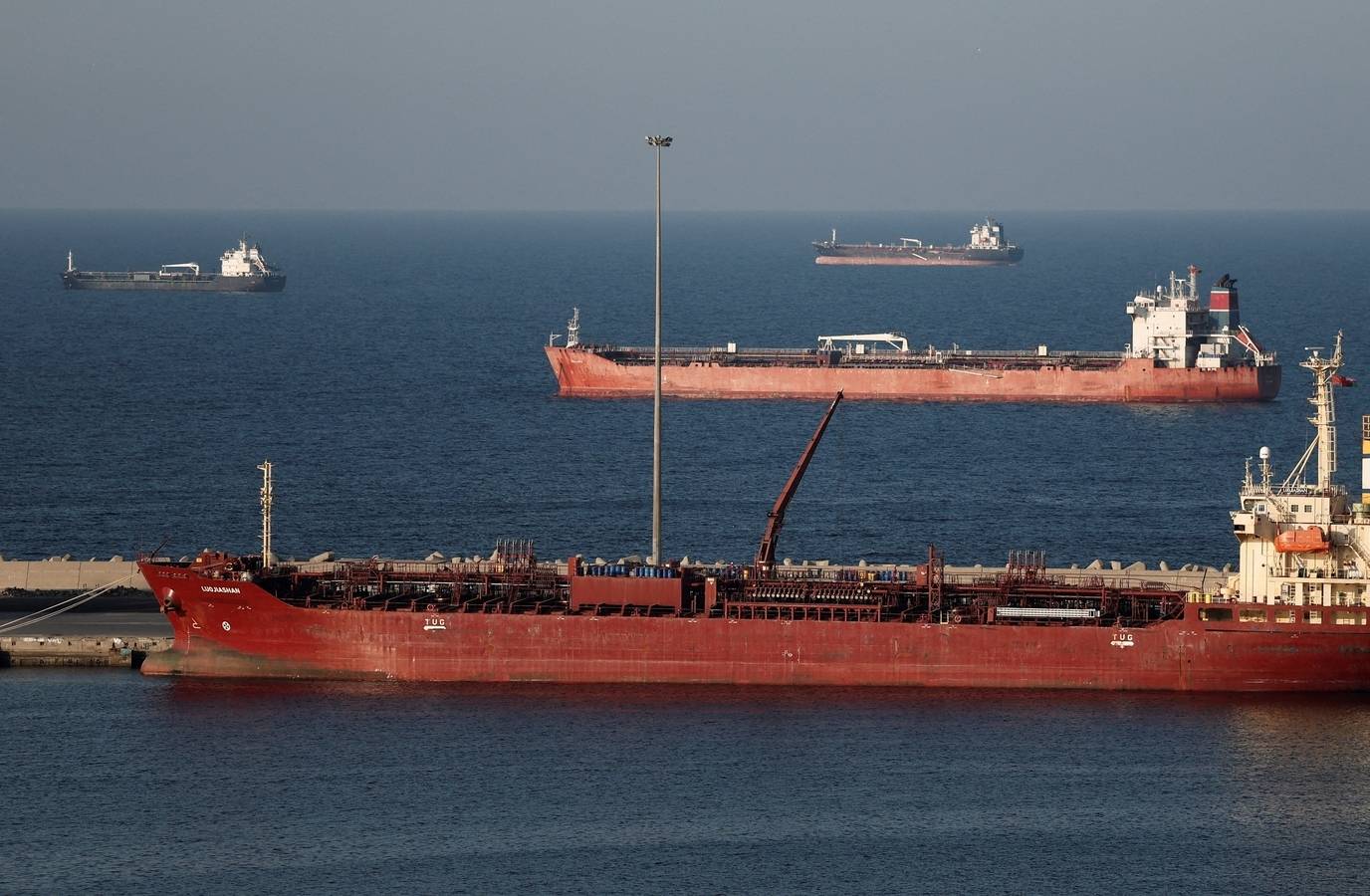 Indian Ship Jag Prakash Sails Away Safely from Strait of Hormuz