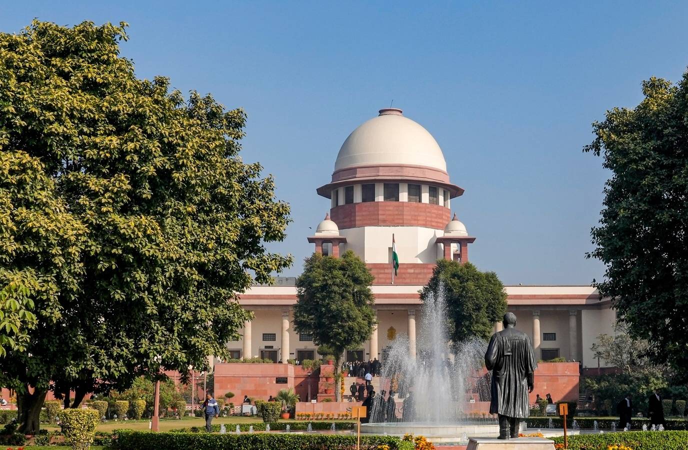 Supreme Court Refuses to Mandate Menstrual Leave, Leaves it to Govt.