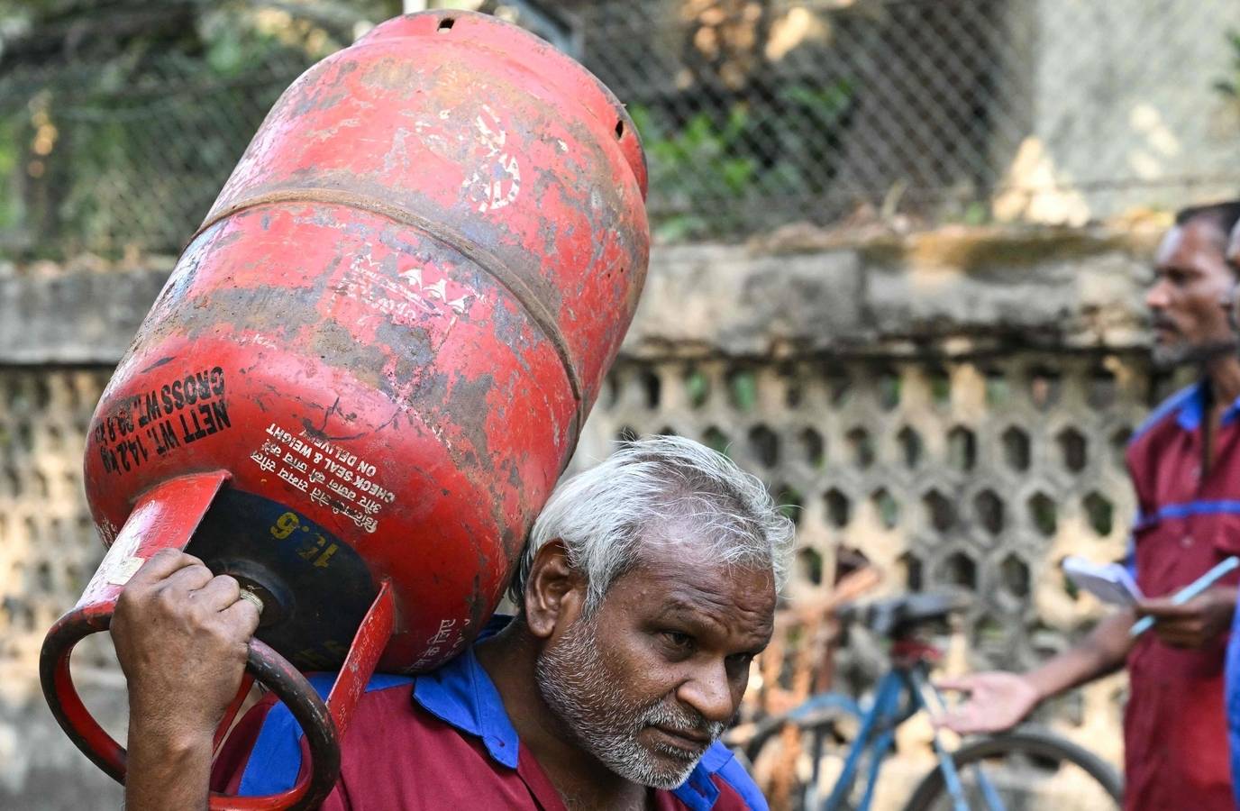 India Urges Households to Switch to PNG Amid LPG Shortage Fears