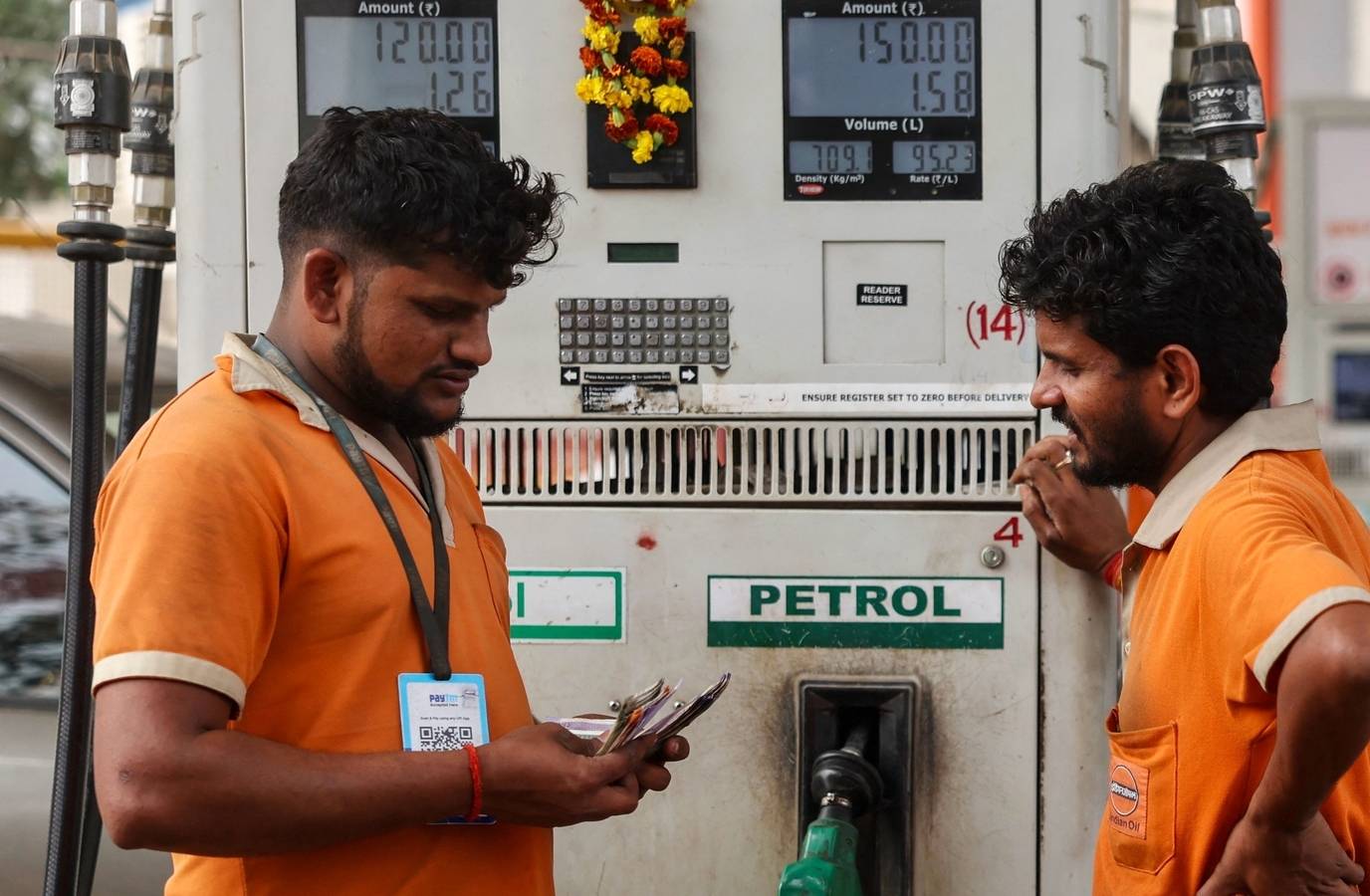 Fuel Prices Remain Unchanged in Major Indian Cities Amid Global Energy Concerns