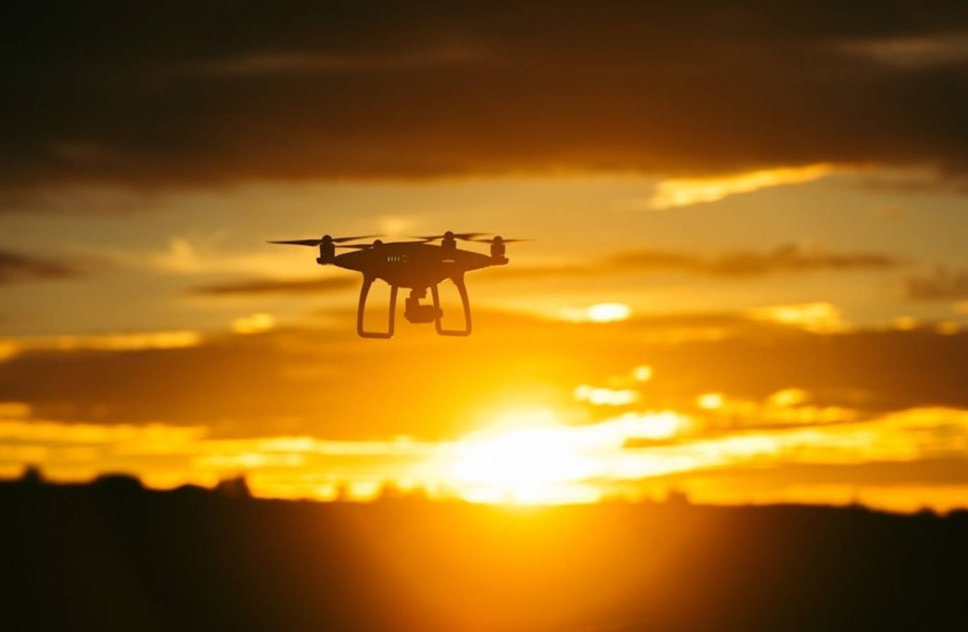 US Commercial Flights at Risk: Ex-TOPGUN Pilot Warns of Iranian Drone Threat