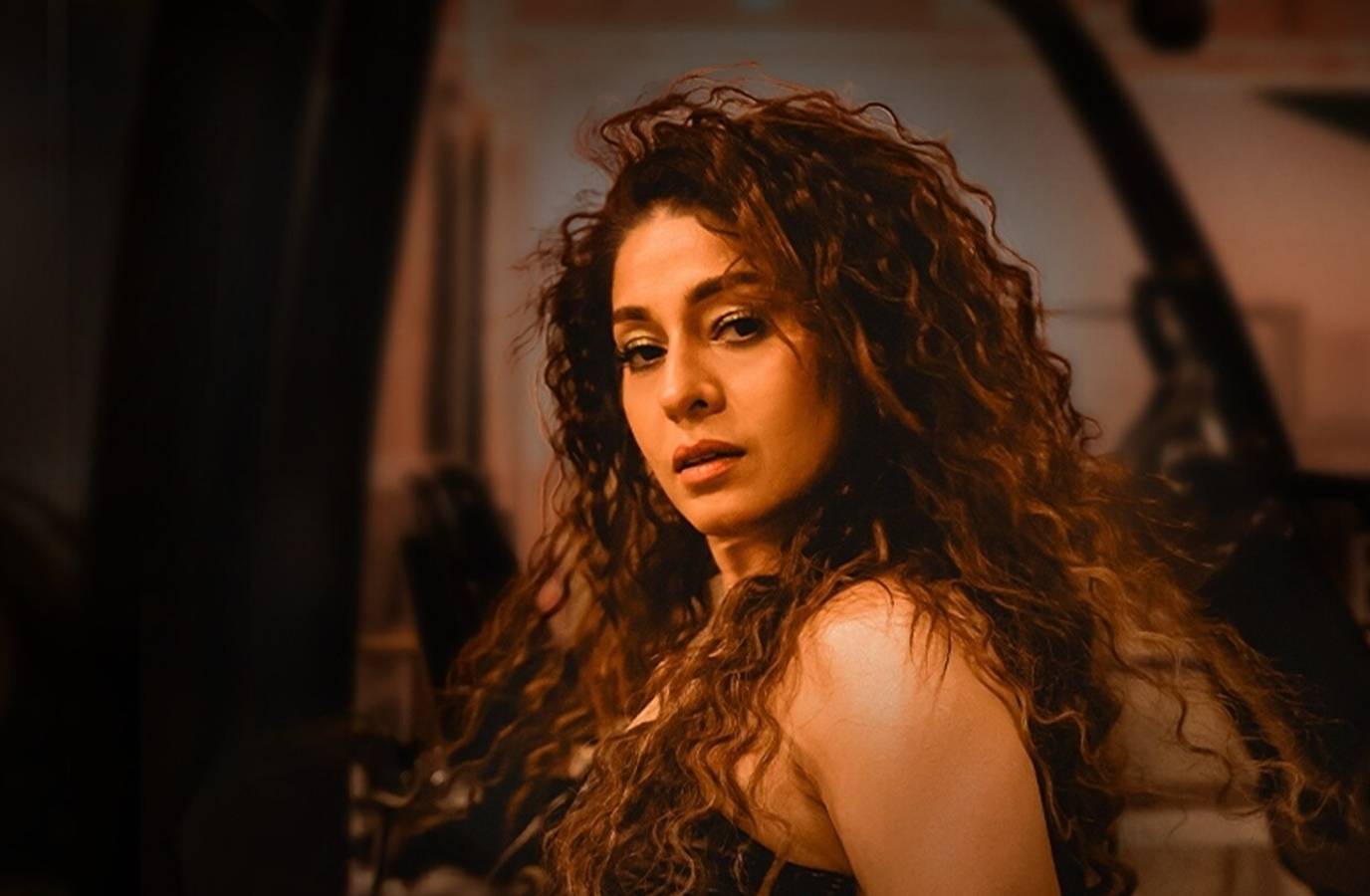 Sunidhi Chauhan Postpones Kolkata Concert Due to Severe Throat Infection