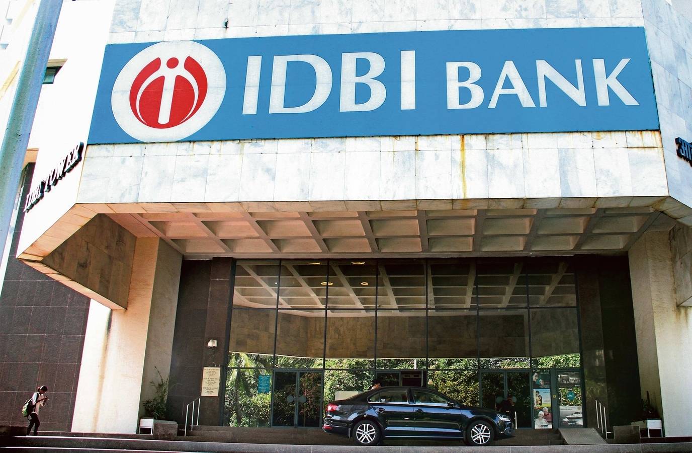 IDBI Bank Shares Plummet 16.5% as Govt Scraps Stake Sale Plans
