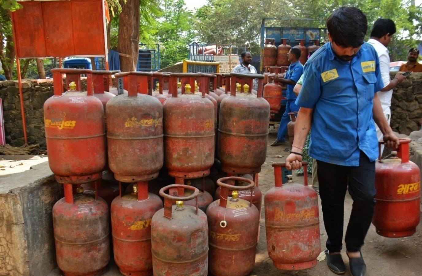 India Takes Steps to Prevent LPG Hoarding Amid Global Tensions