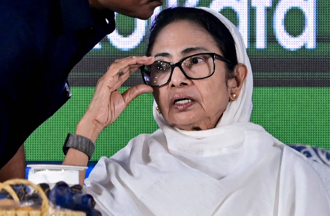 Mamata Boosts Purohits, Muezzins with ₹500 Hike Ahead of Bengal Polls