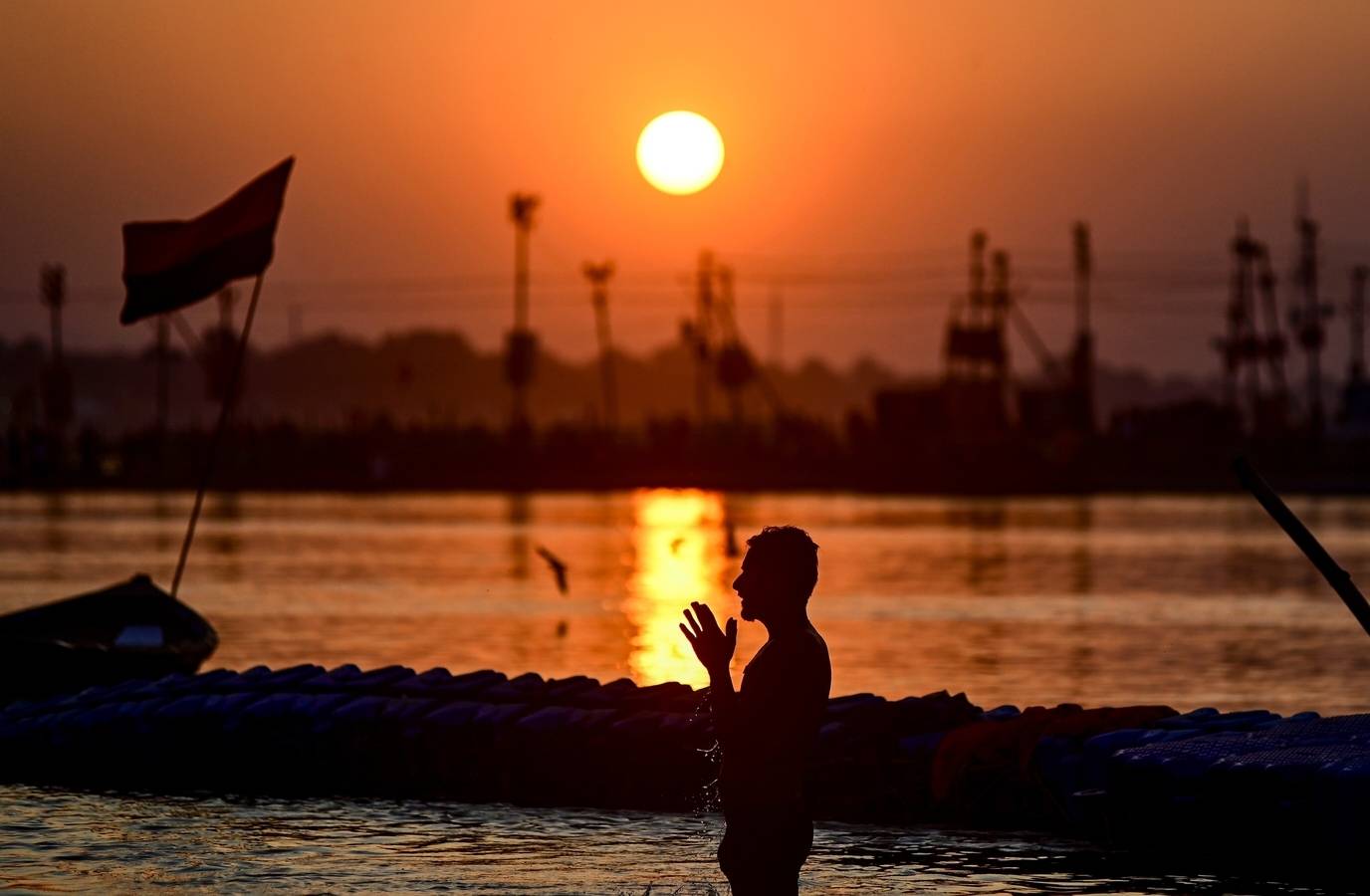Supreme Court Orders Centre to Report on Ganga River Encroachments