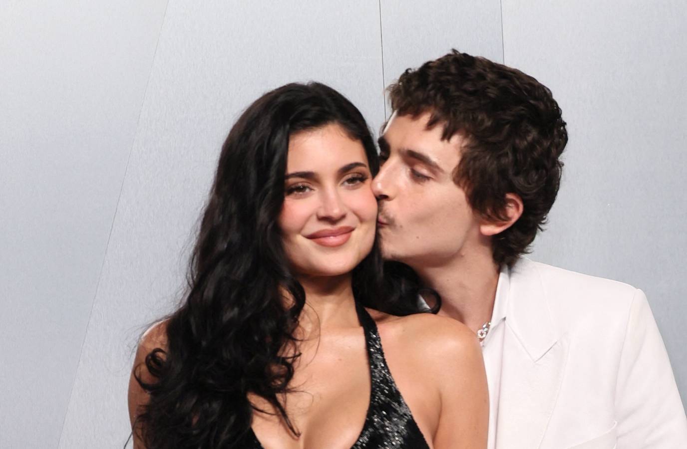 Chalamet Brushes Off Oscar Loss, Steals the Show with Kylie Jenner at Vanity Fair Party