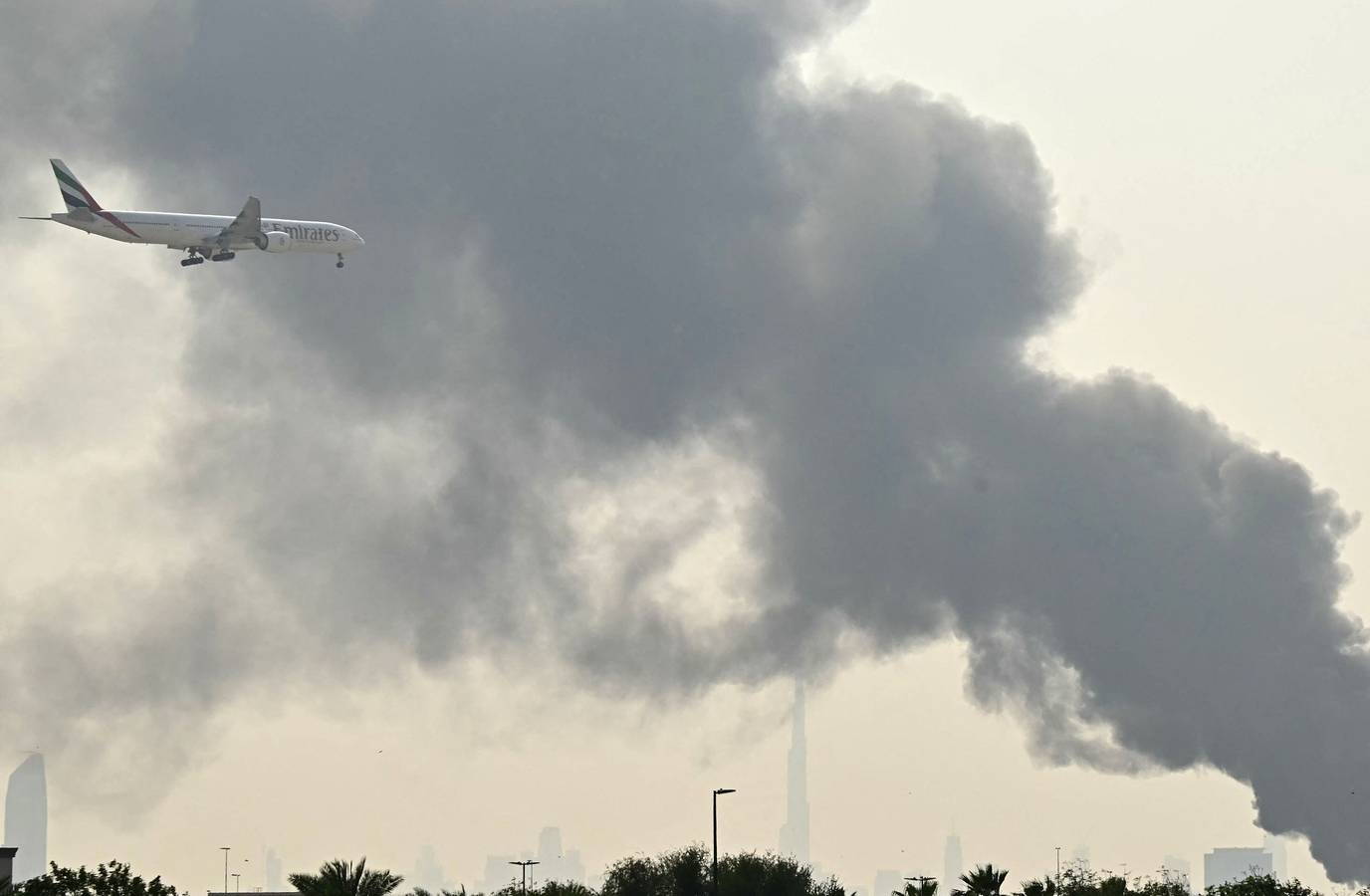 UAE Reopens Airspace After Brief Closure Amid Iran Missile Threats