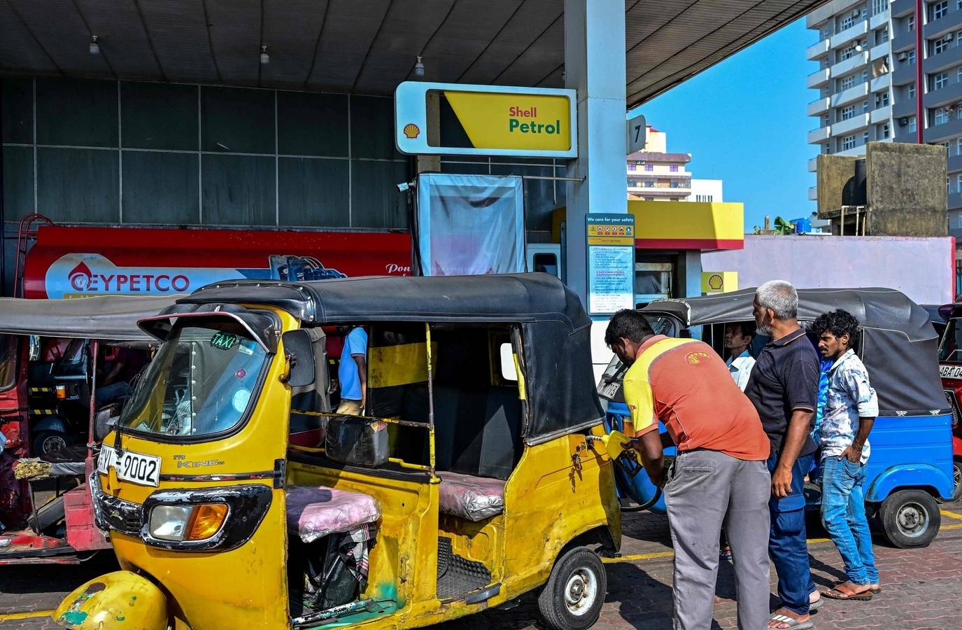 Sri Lanka Declares Wednesdays Public Holidays to Conserve Fuel Amid Global Crisis