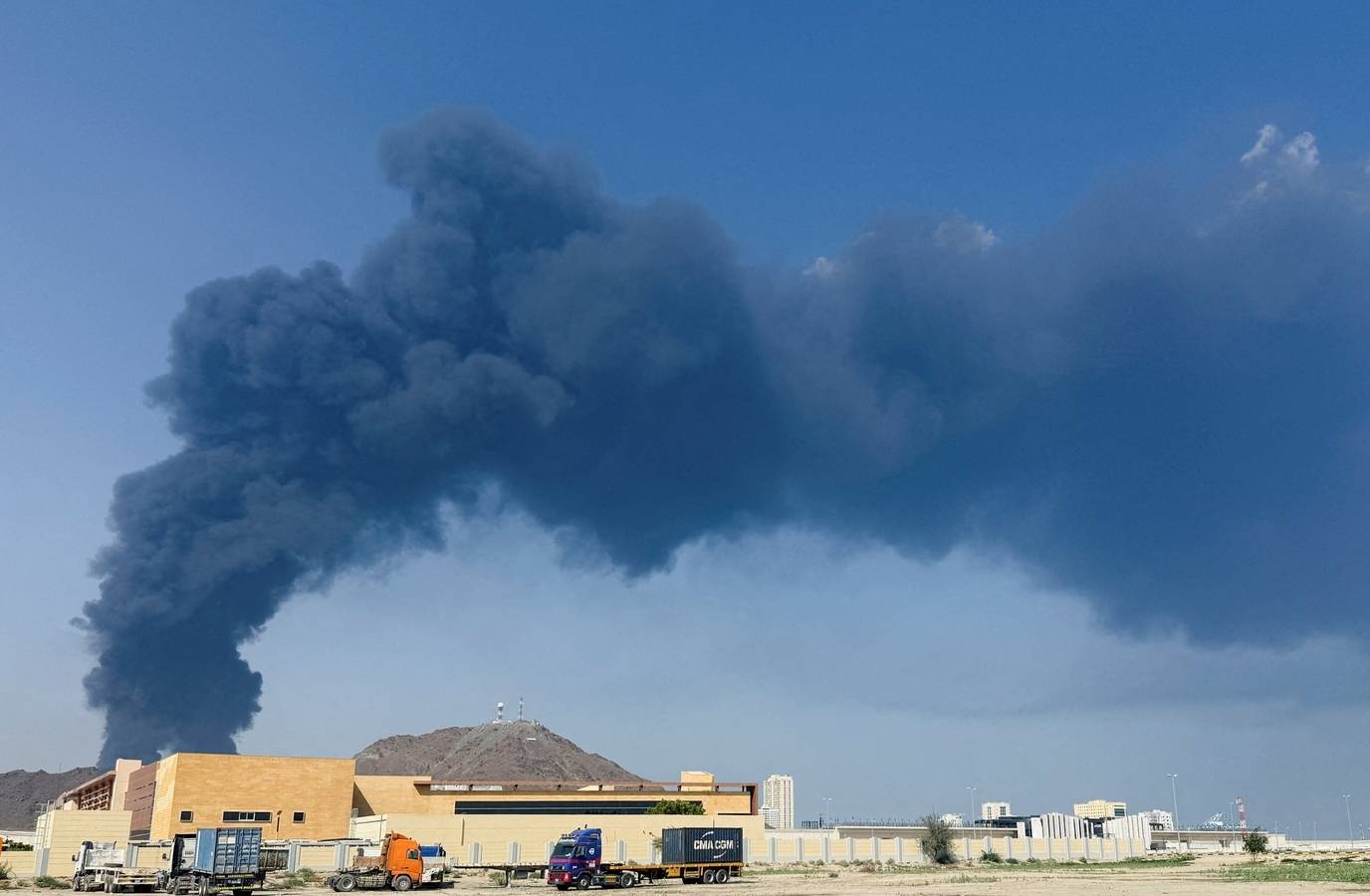 UAE's Fujairah Port Suspends Oil Loadings Amid Ongoing Strikes