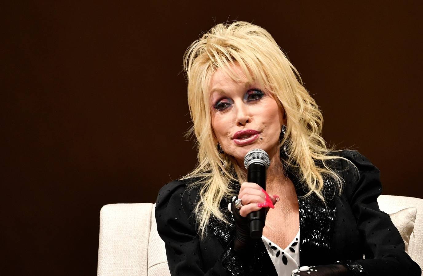 Dolly Parton Health Update: Singer Reveals Recent Health Scare, Fans Worry