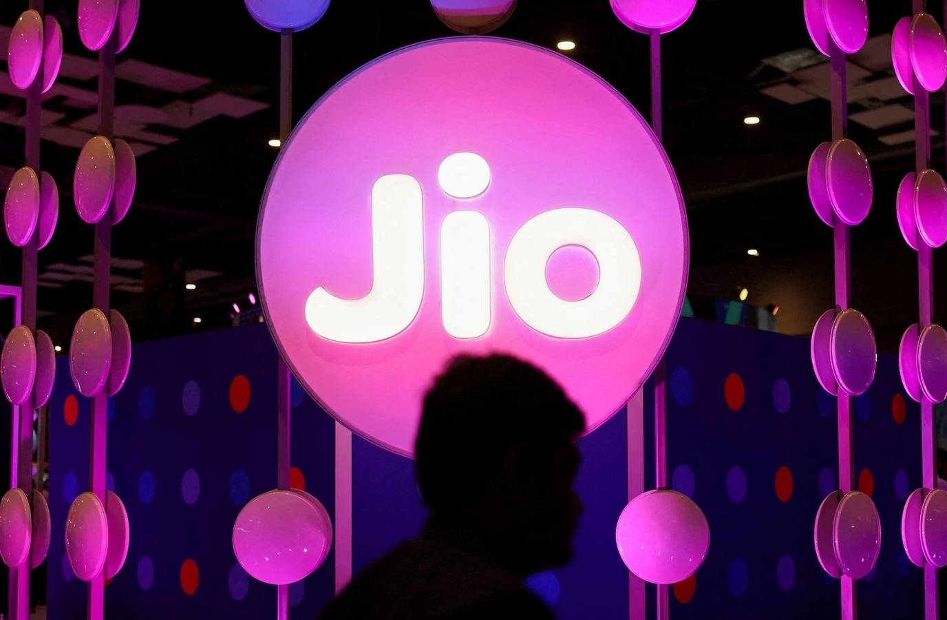Reliance Accelerates Jio IPO Plans, Mega Listing Expected Within Weeks