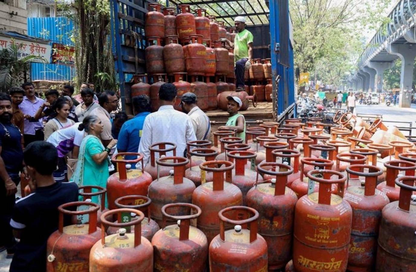 Kerala Hotels to Go Dark in Protest Over LPG Shortage