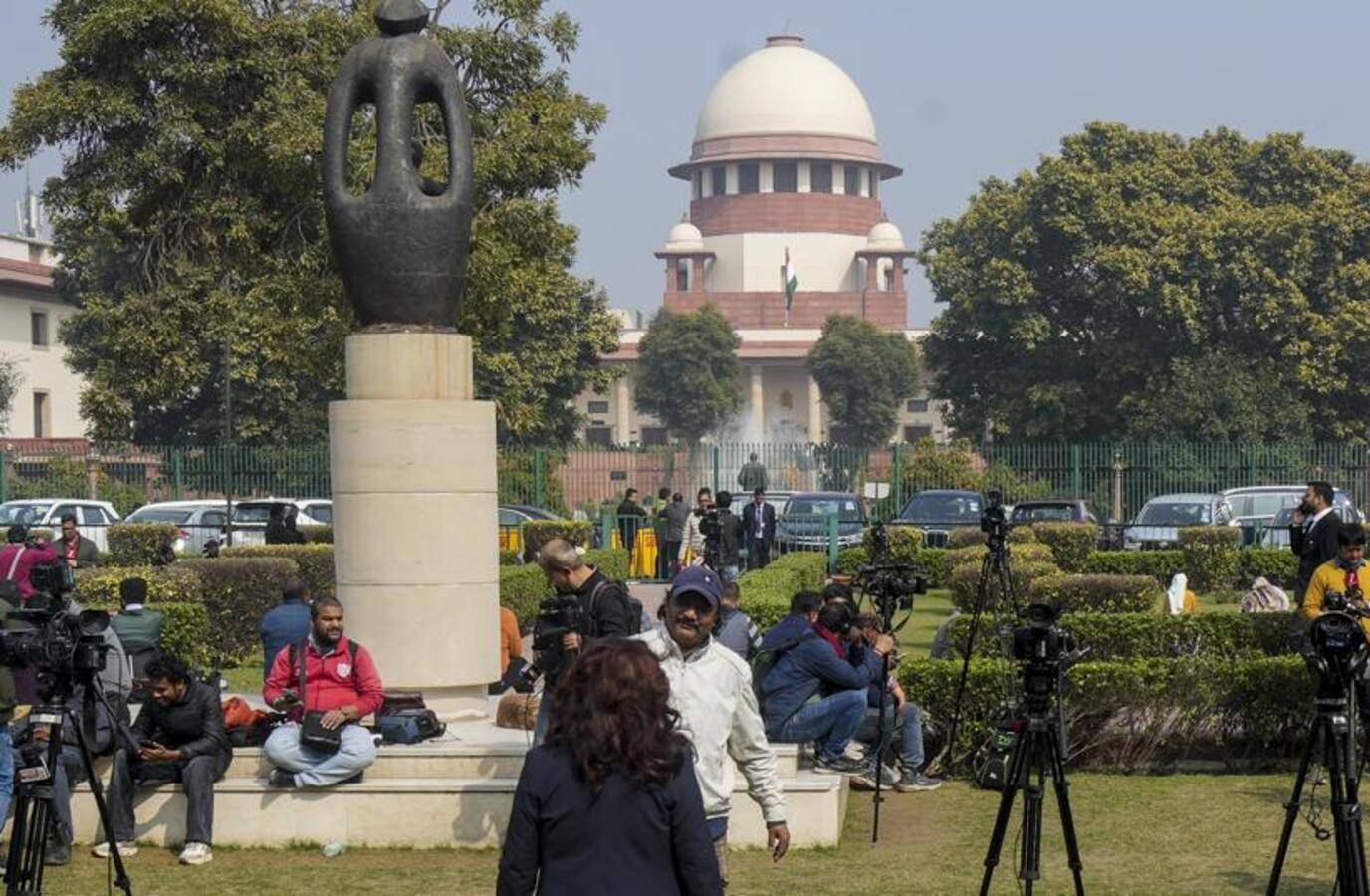Gujarat, Maharashtra Served SC Notice in Bilkis Bano Gangrape Case