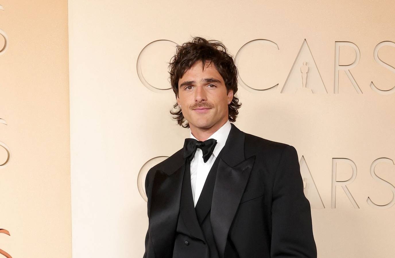 Jacob Elordi Debunked: Actor Not Deported Amid US Visa Issues