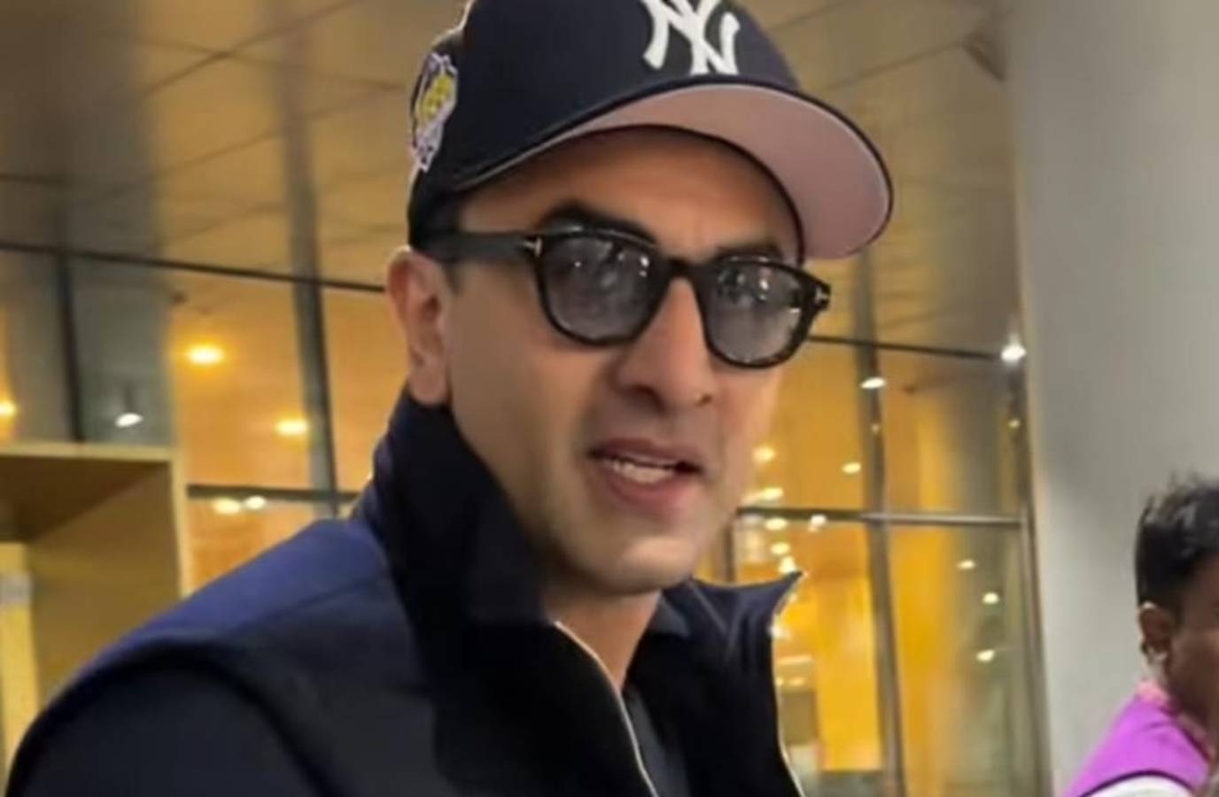 Ranbir Kapoor Shields Daughter Raha from Paparazzi at Mumbai Airport