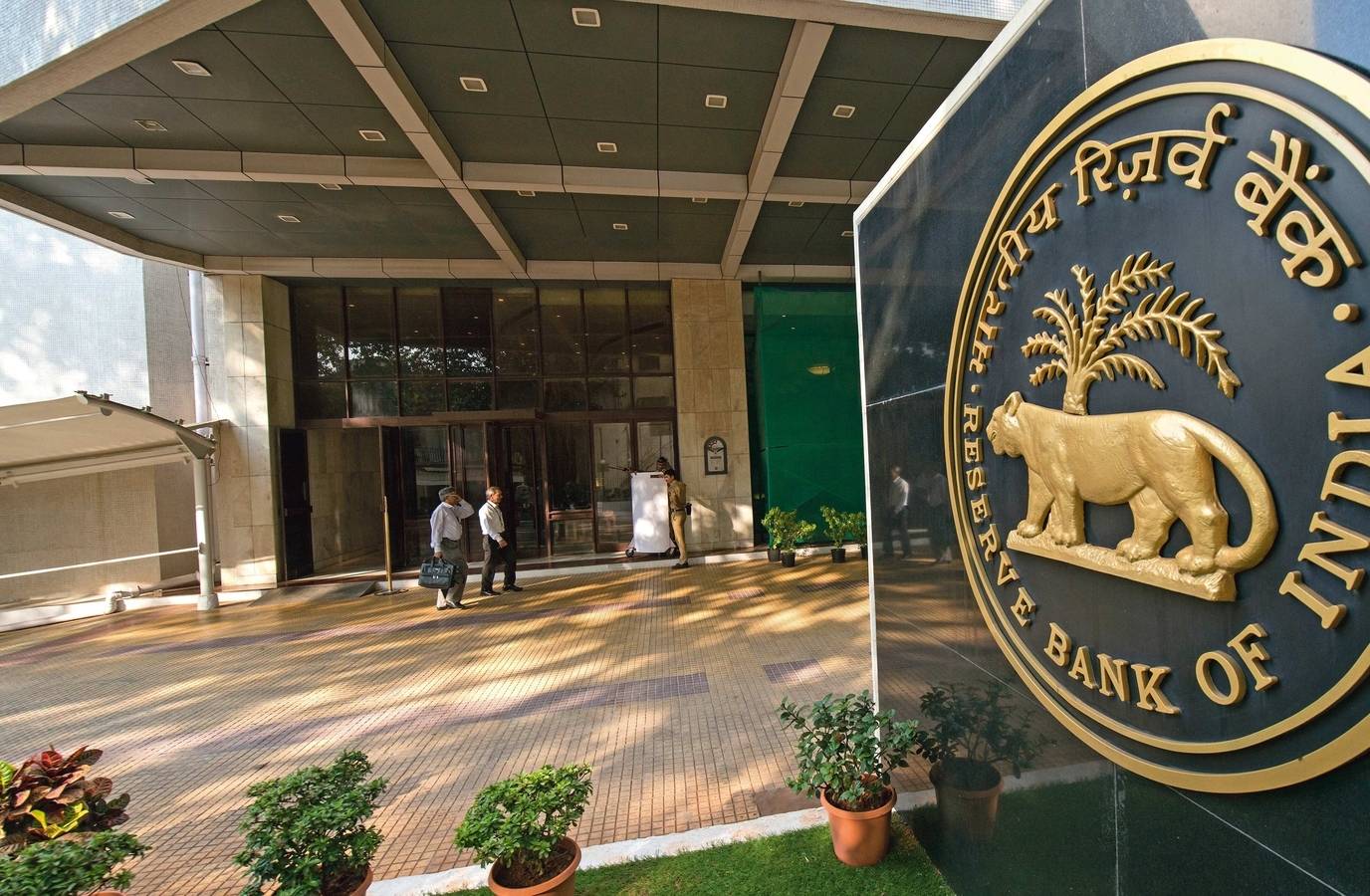 RBI's Forex Reserve Firepower Dwindles Amid Rupee Defence
