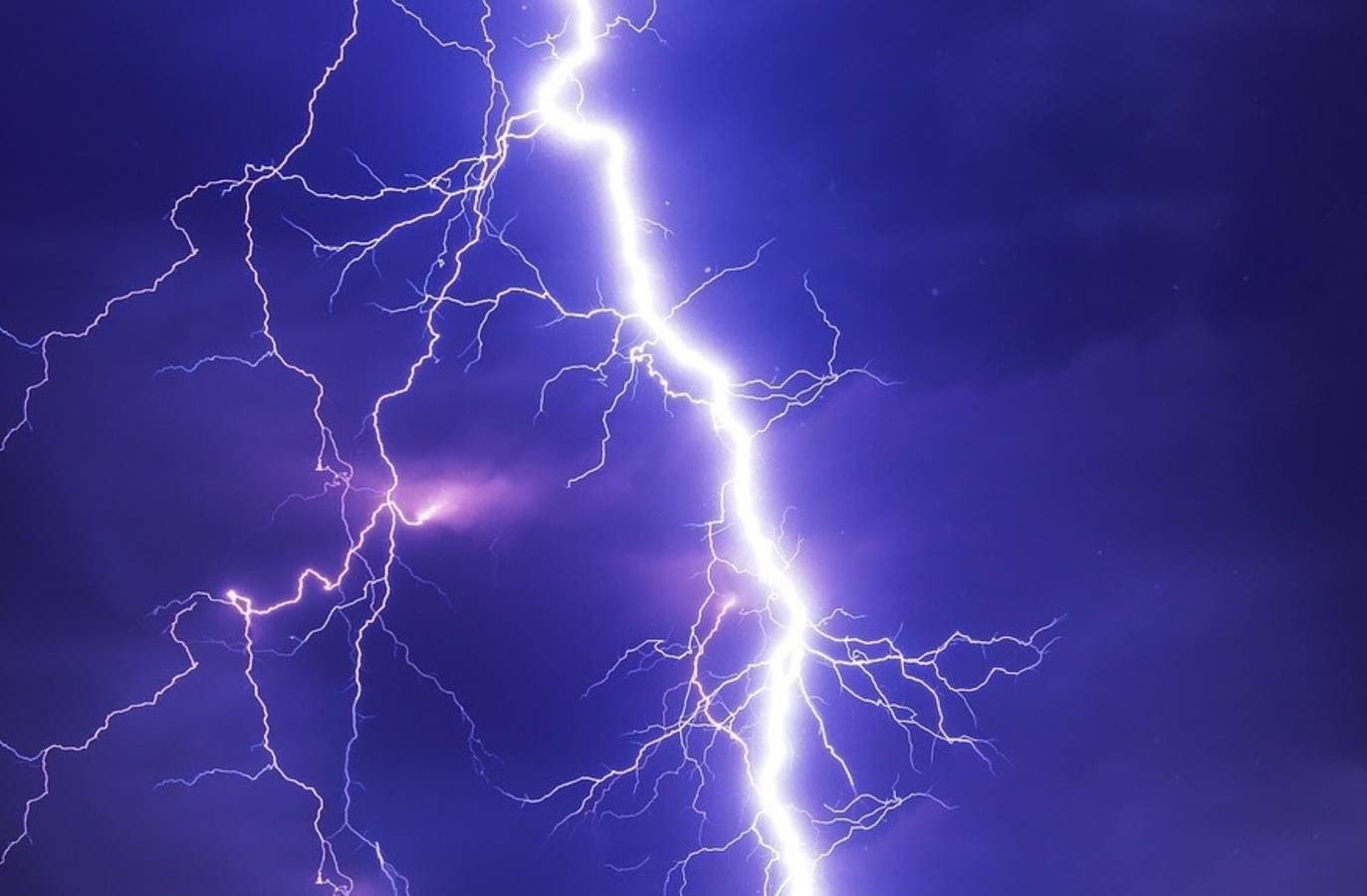 Karachi Rains Claim 19 Lives Amid Heavy Showers and Strong Winds