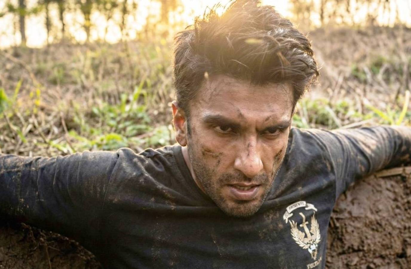 Ranveer's Dhurandhar 2 Smashes Records with ₹44 Crore Premiere