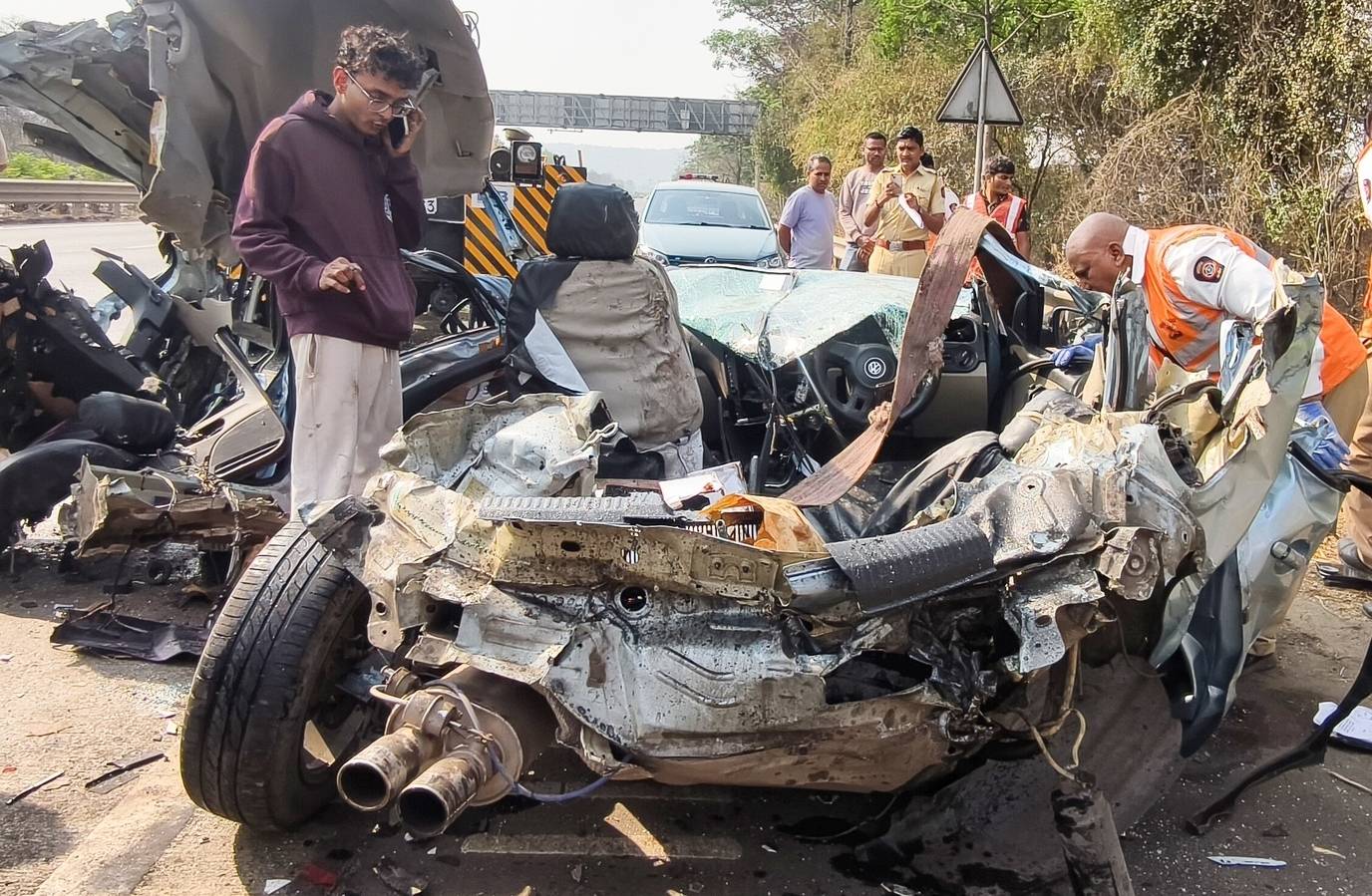 Sunrise Drive Turns Fatal: 3 IIT-B Students Killed in Mumbai-Pune Expressway Crash