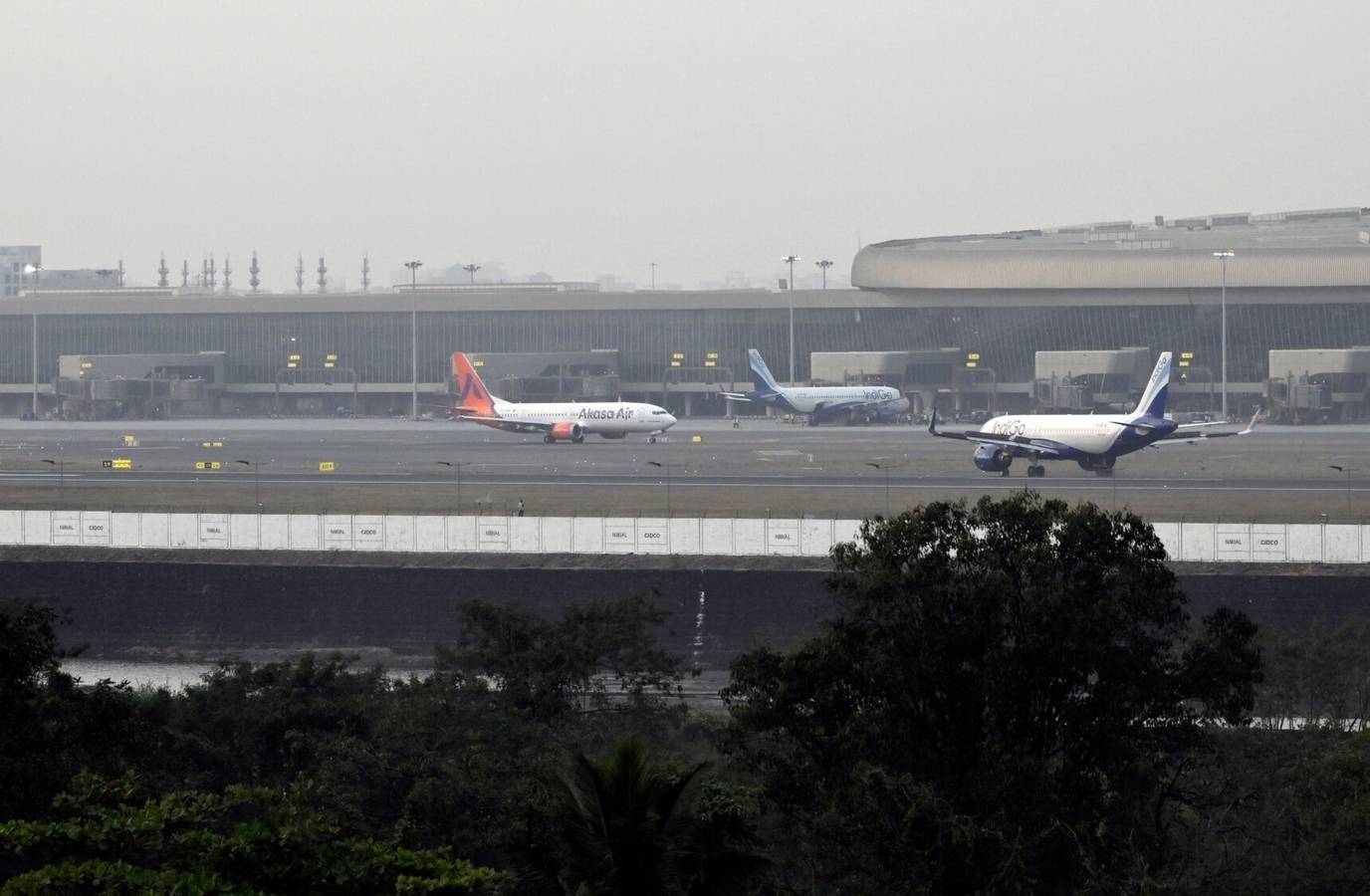Airlines Warn of Fare Hike as Govt Orders 60% Free Seat Selection