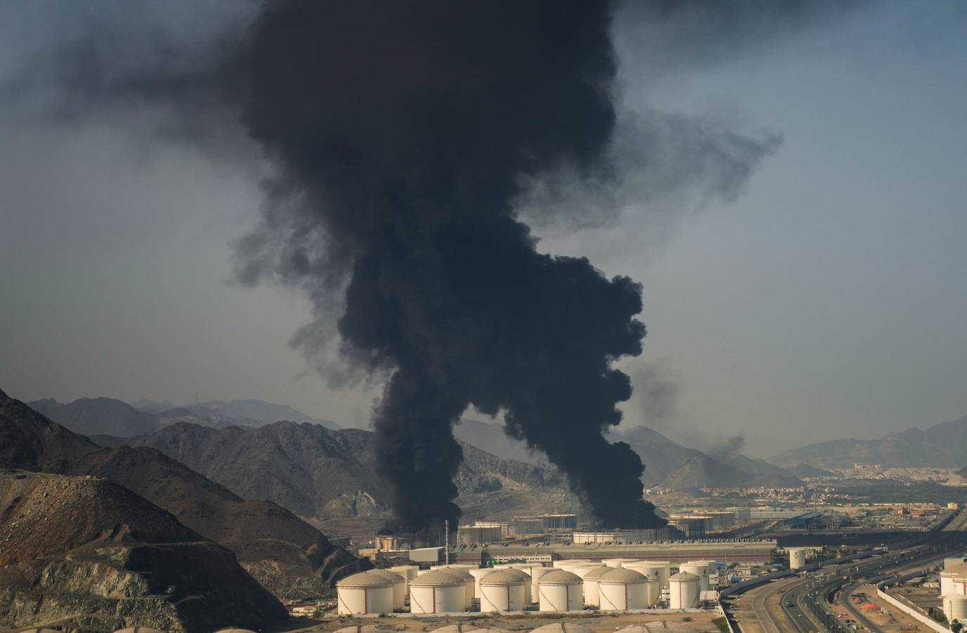 Global Energy Markets in Chaos: Iran's Attacks Disrupt Oil and Gas Supplies