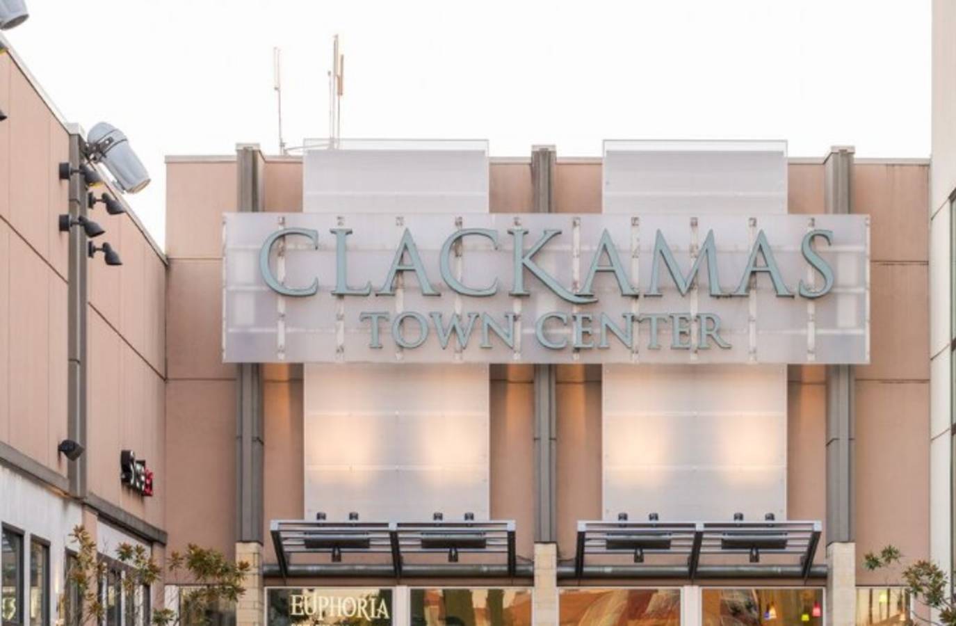 Clackamas Town Center Shooting: MAX Green Line Service Disrupted