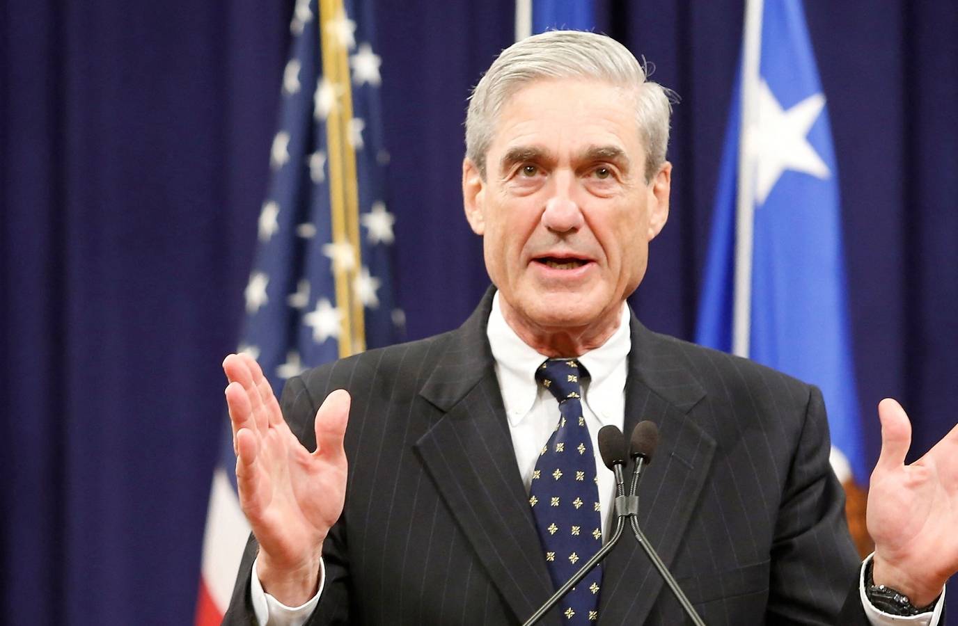 Ex-FBI Boss Robert Mueller's Family Life: Wife Ann Standish and Daughters Revealed