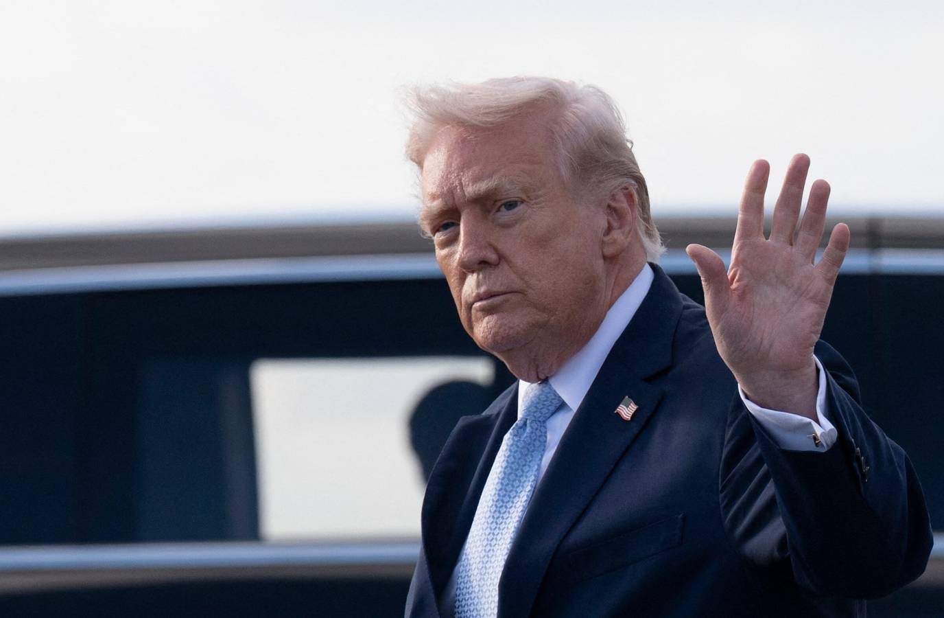 Trump Deploys ICE Agents to Airports Amid DHS Funding Standoff