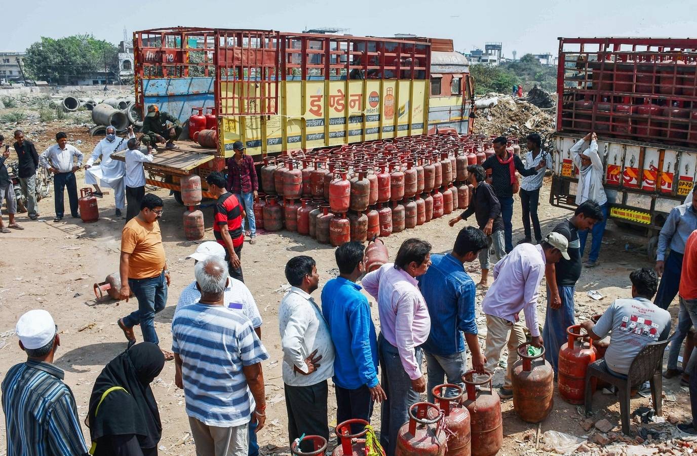 India Ensures Equitable LPG Distribution Amid Global Shortages