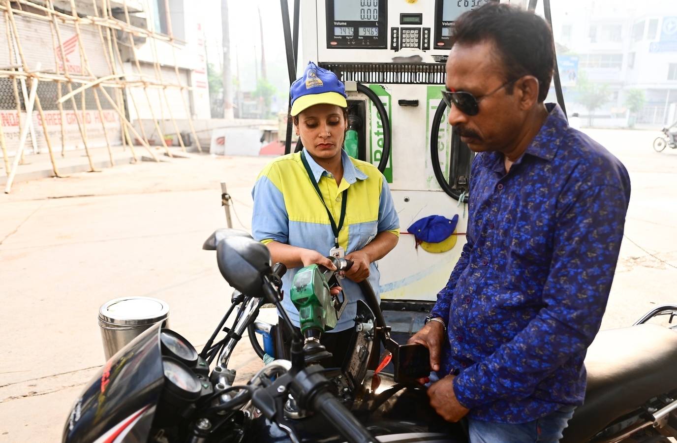 PM Modi Praises E20 Fuel Amid Oil Crunch, Sees Ethanol Blending as Key to Energy Crisis