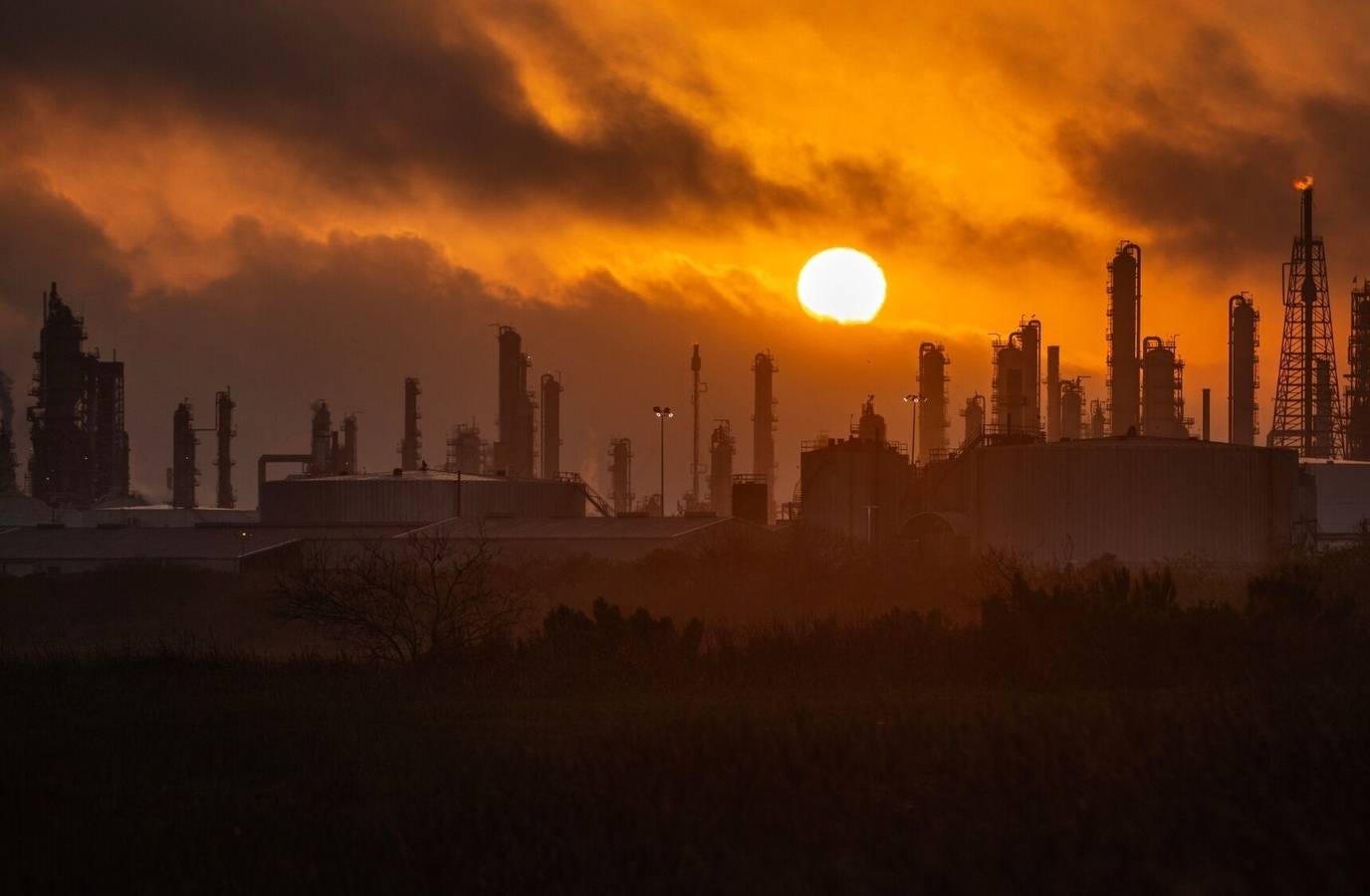 Texas Refinery Explosion: Huge Fire and Smoke, No Injuries Reported Yet