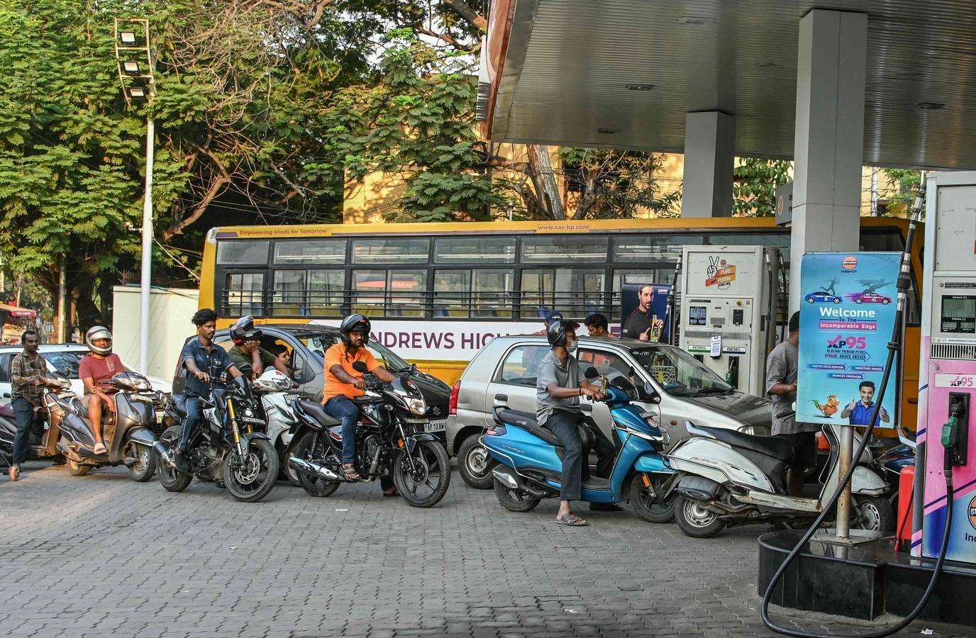 Global Oil Prices Soar as Strait of Hormuz Remains Shut