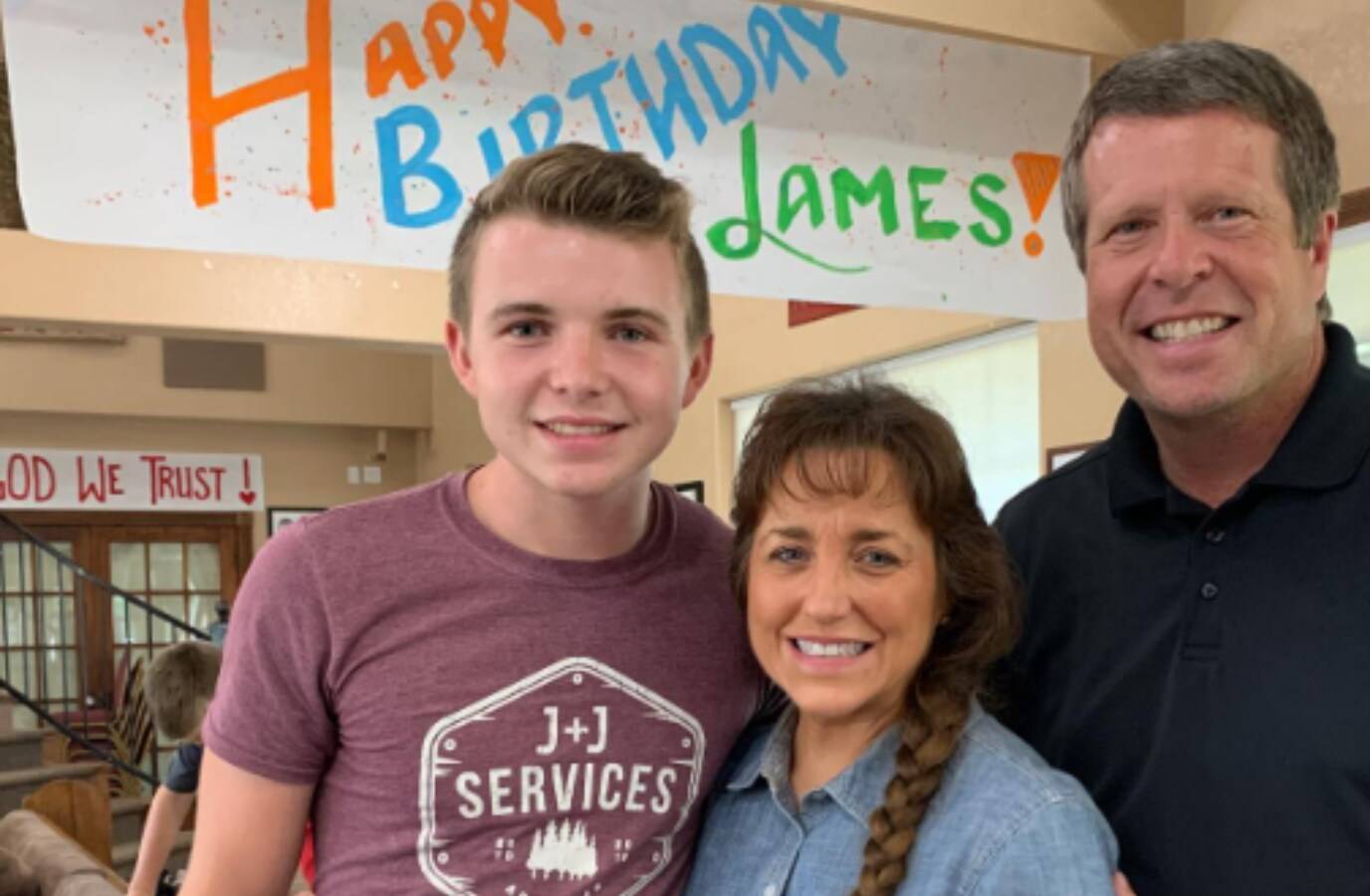 Michelle Duggar Confronts Paparazzi, But Was She Arrested?
