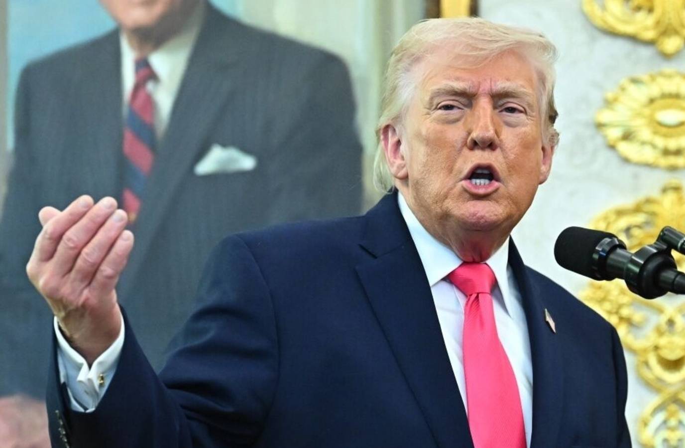 Trump Signals Shift in Iran Stance, Hints at 'Regime Change'