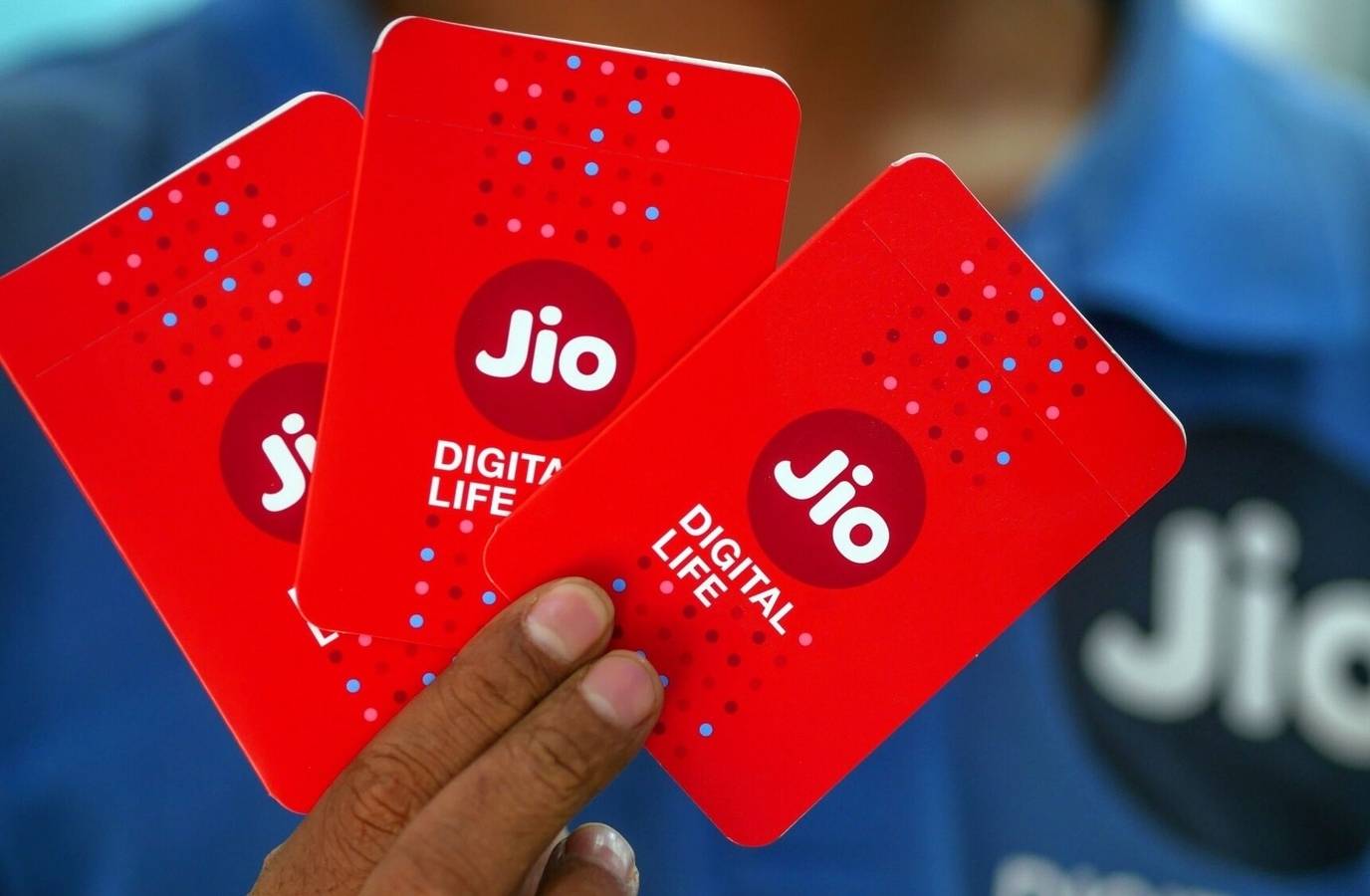 Meta, Google to Sell 8% Stakes in Jio IPO, Sources Reveal